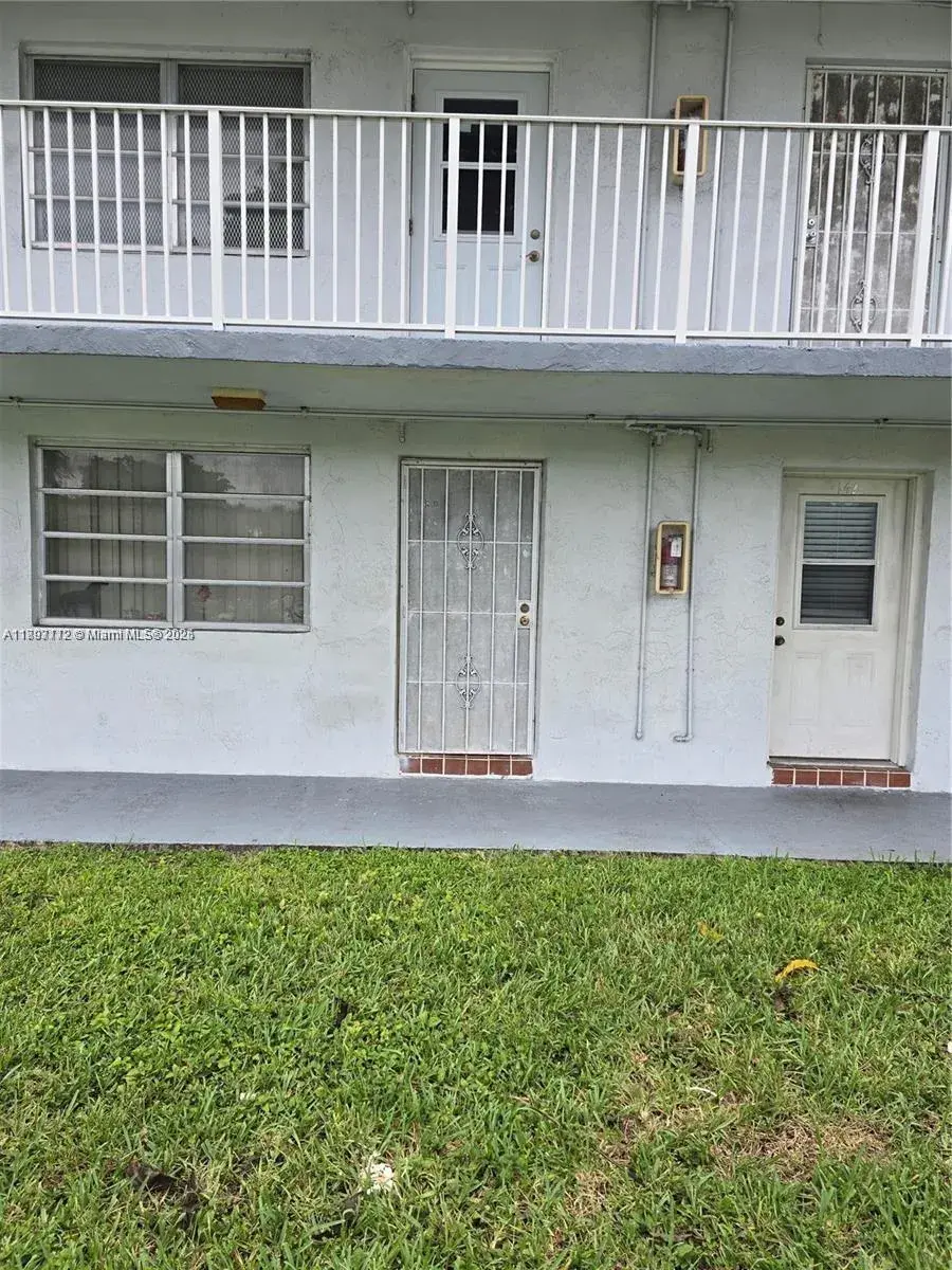 1 bedroom 1 bath Residential for sale at 20310 NE 2nd Ave # 15, Miami Gardens FL 33179