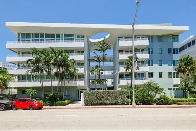 2 bedroom 2 bath Residential for sale at 7800 Collins Ave # 203, Miami Beach FL 33141