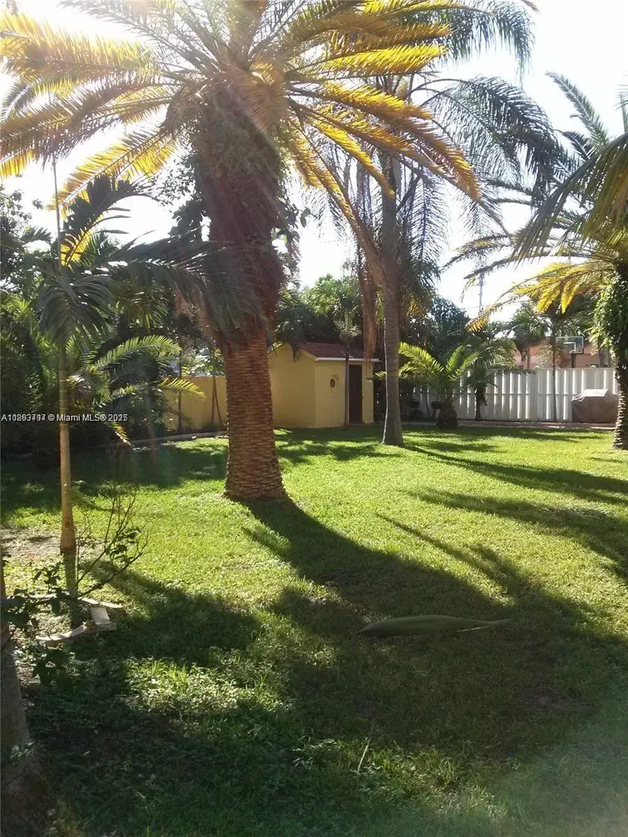 1 bedroom 1 bath Residential Lease for rent at 1826 Cleveland St # 1, Hollywood FL 33020