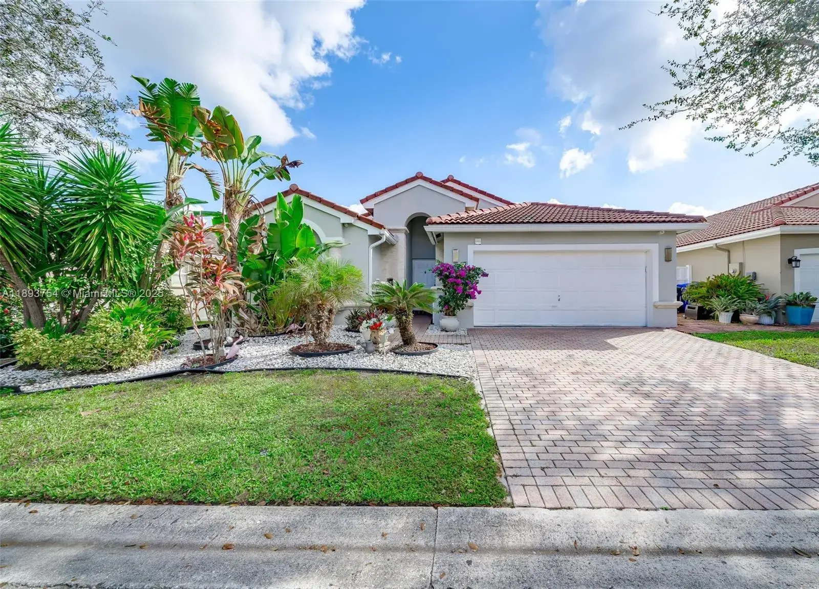 3 bedroom 2 bath Residential for sale at 5032 SW 34th Ter, Hollywood FL 33312