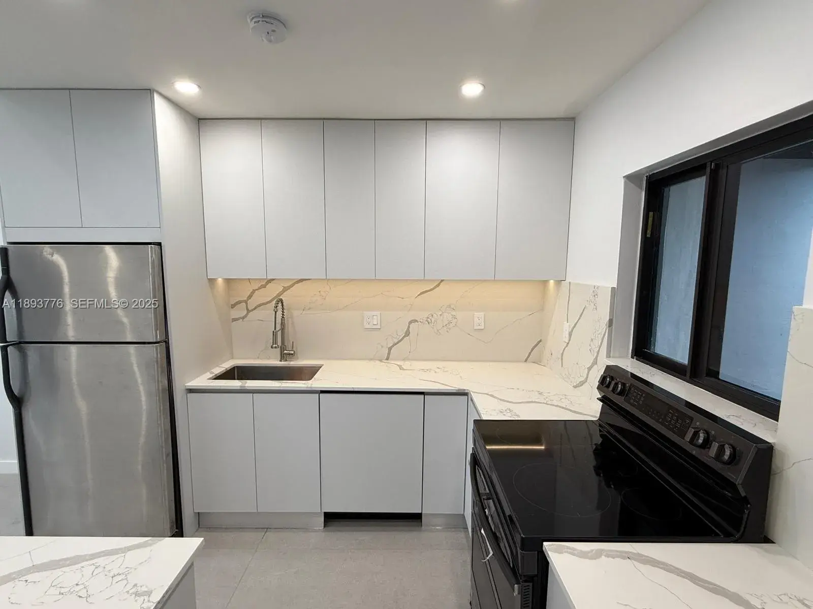 5521 SW 24th Ave, Dania Beach FL 33312