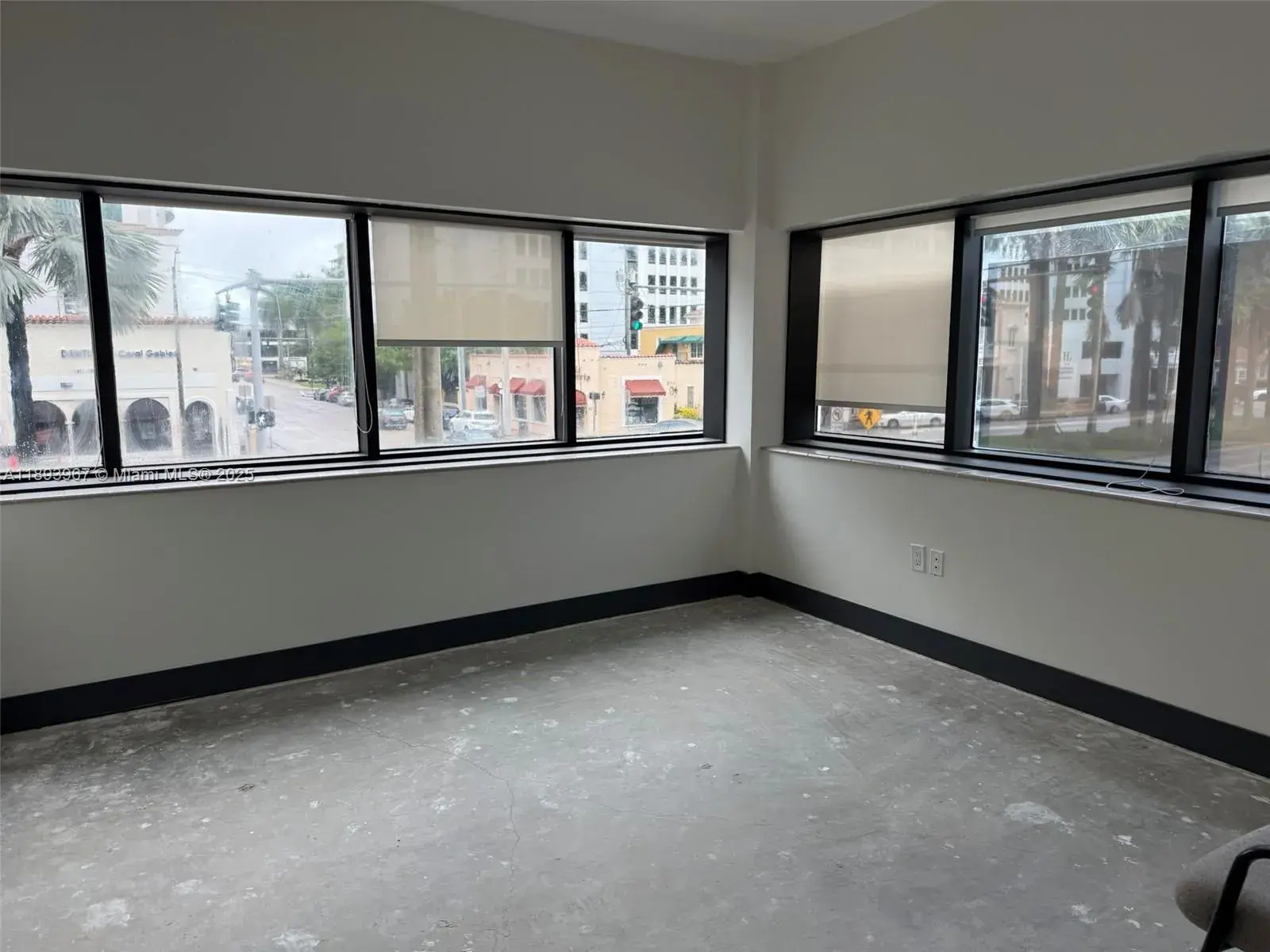 299 Alhambra Cir # 203, Coral Gables FL 33134