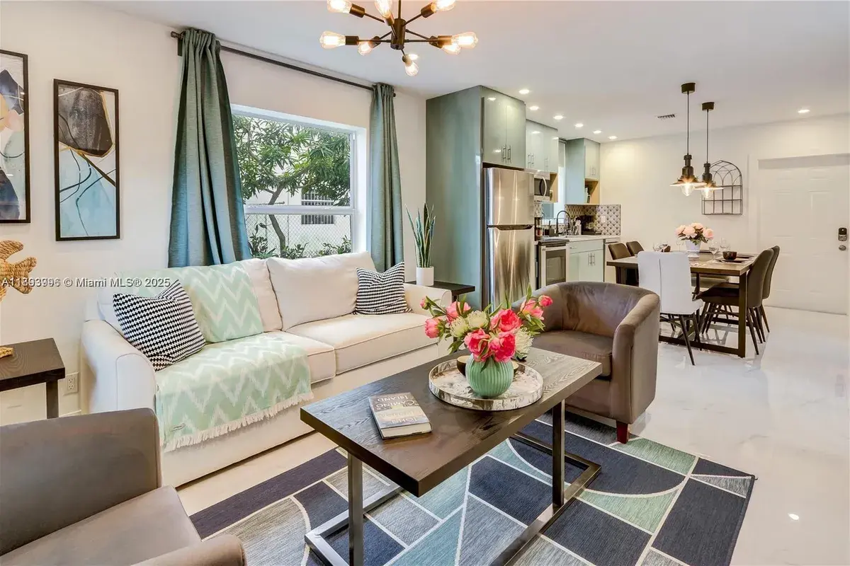 2302 Taylor St # 6, Hollywood FL 33020