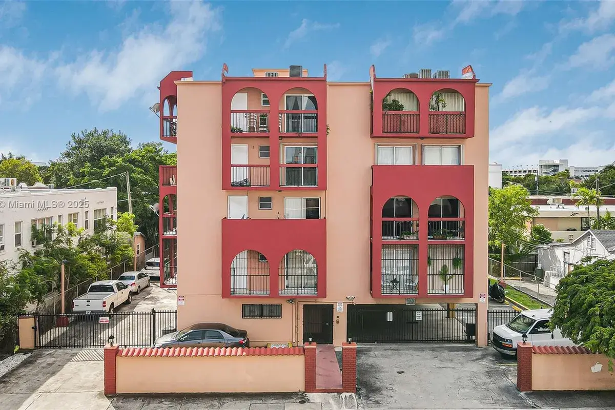 420 NW 12th Ave # 41, Miami FL 33128