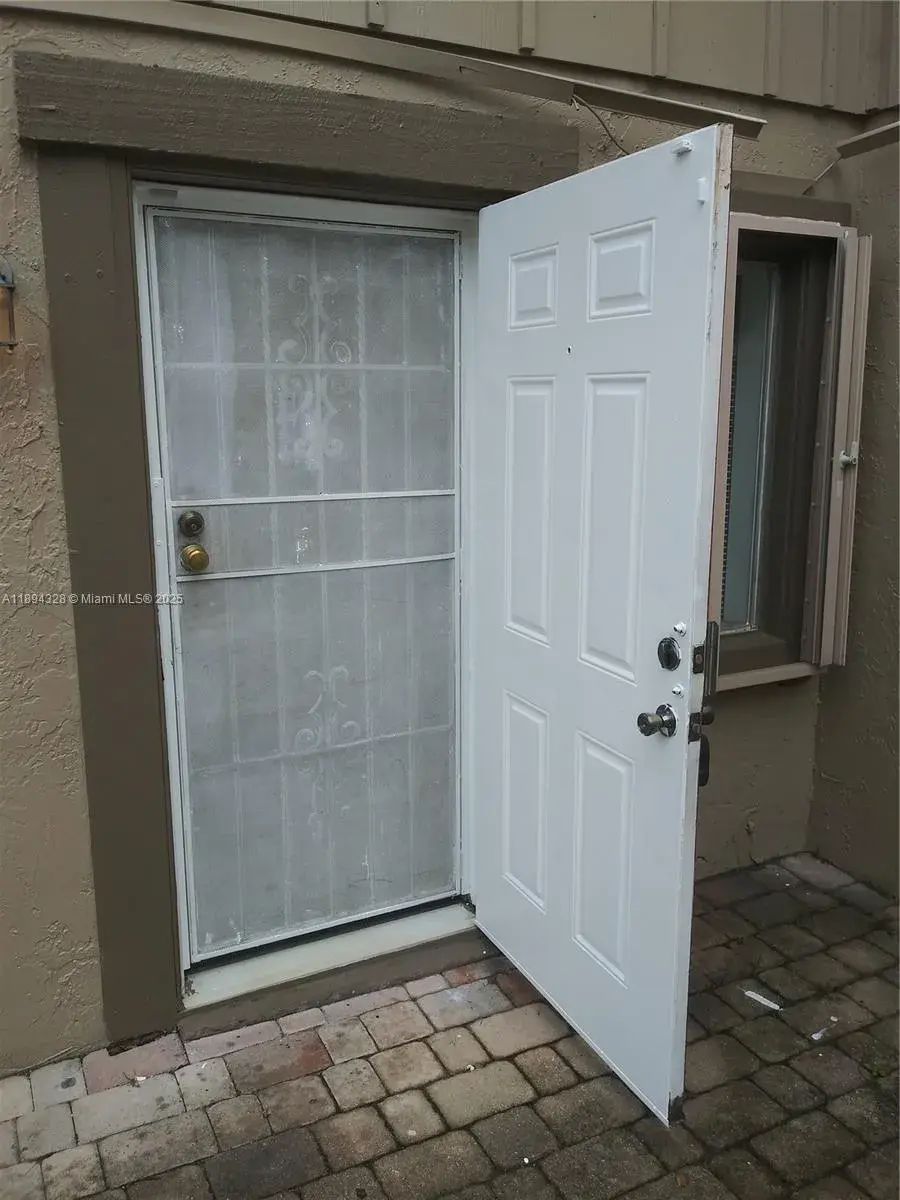 2144 NW 57th Ave # B, Lauderhill FL 33313