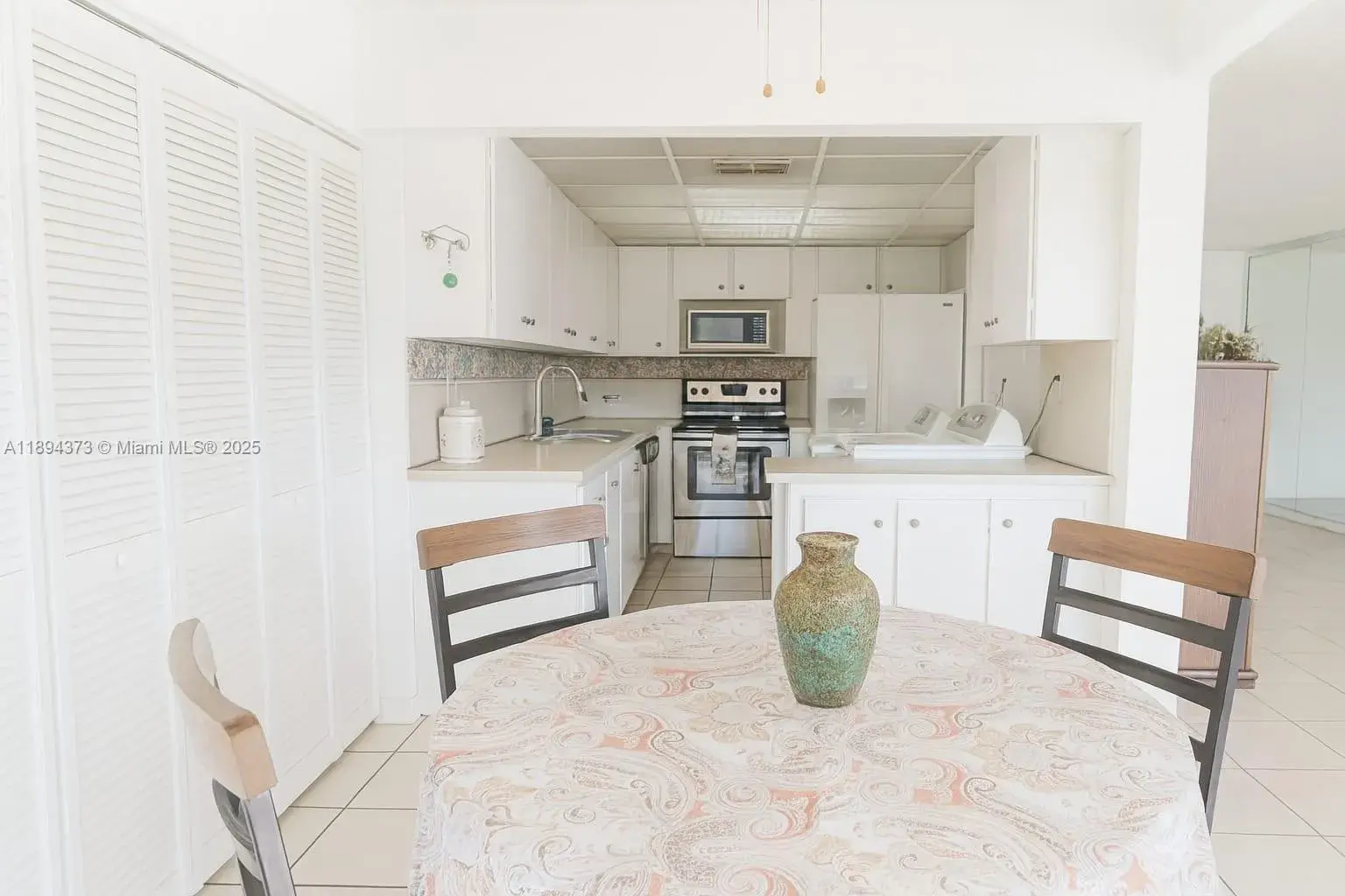 2 bedroom 2 bath Residential Lease for rent at 1300 SW 122nd Ave # 2, Miami FL 33184
