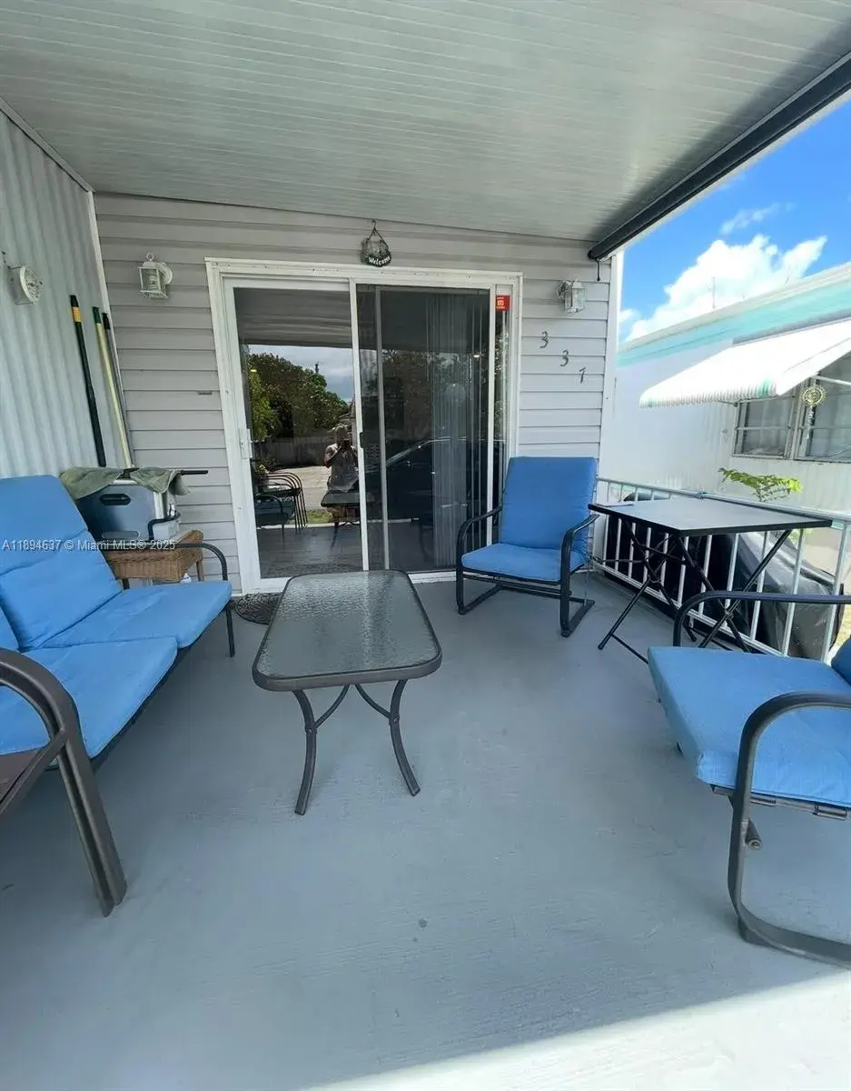 3 bedroom 2 bath Residential for sale at 337 Ne 4th ct ct, Hallandale Beach FL 33009