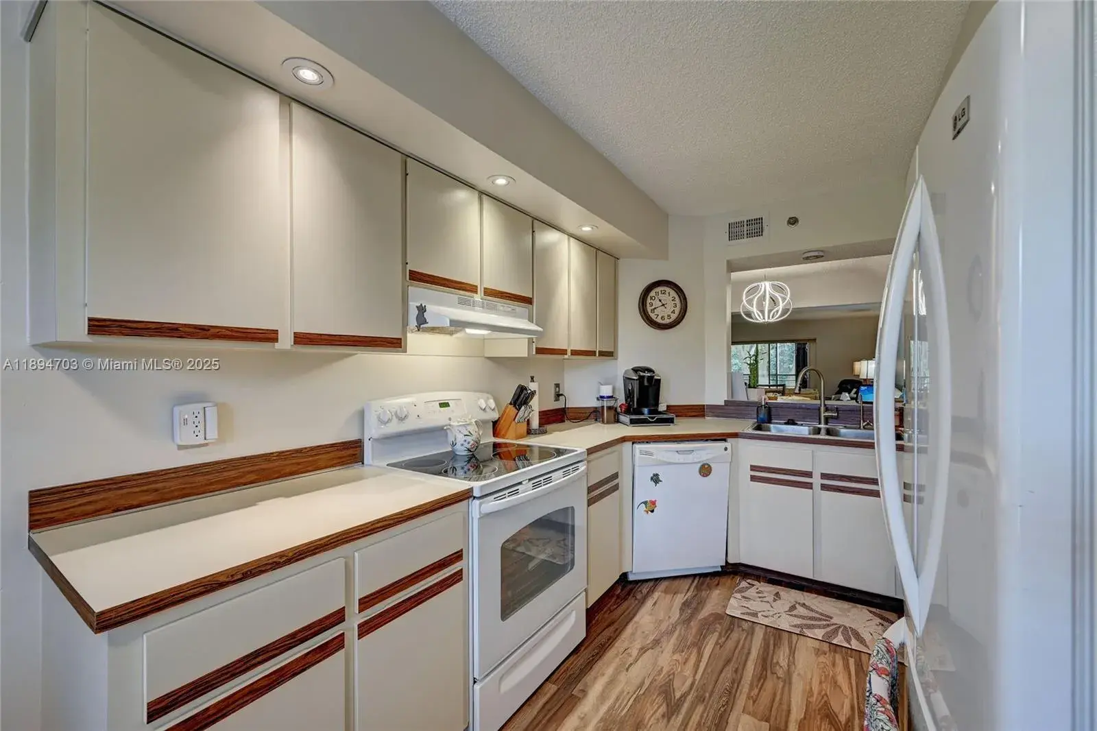 2 bedroom 2 bath Residential for sale at 23344 Carolwood Ln # 303, Boca Raton FL 33428