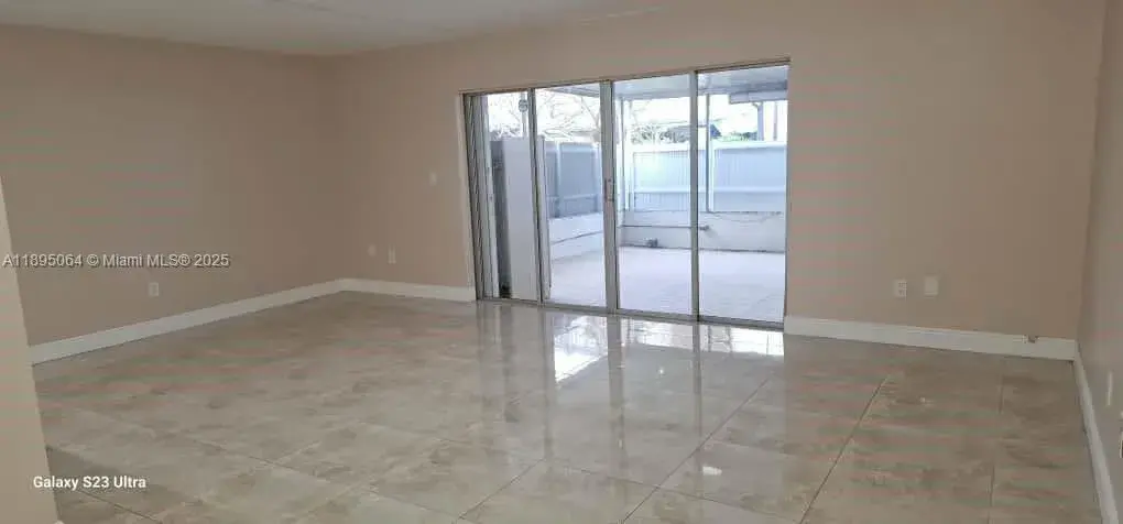 7035 W 3rd Ct, Hialeah FL 33014
