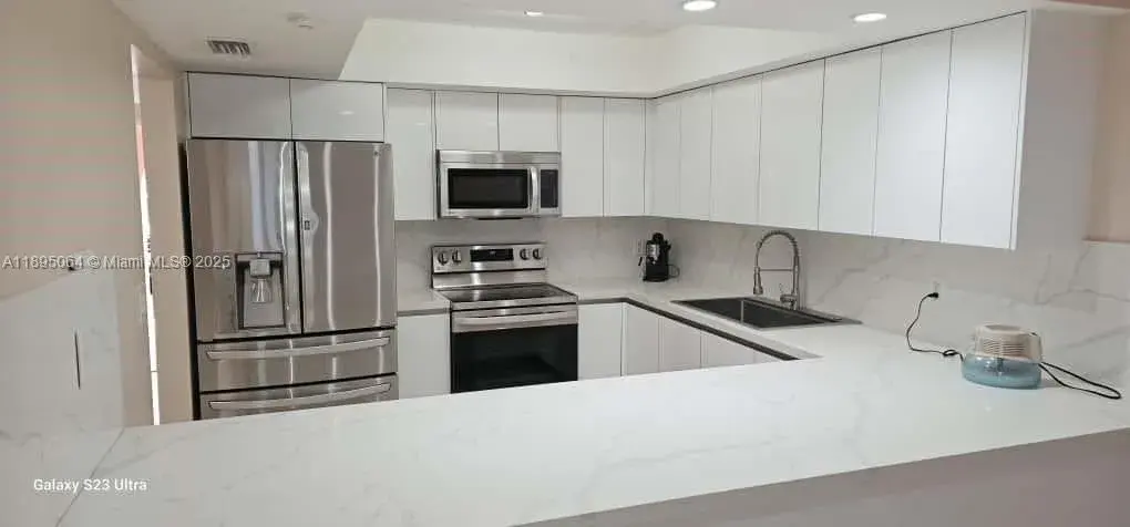 7035 W 3rd Ct, Hialeah FL 33014