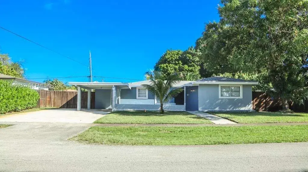 4 bedroom 3 bath Residential for sale at 812 N Pennsylvania, Fort Lauderdale FL 33312