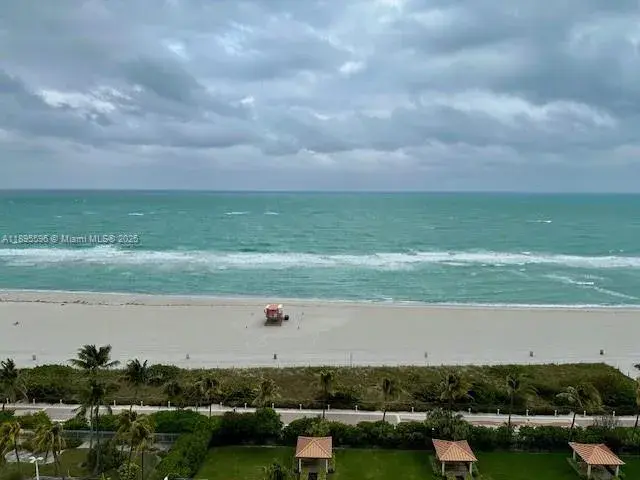 2 bedroom 2 bath for sale at 2625 Collins Ave # 1507, Miami Beach FL 33140