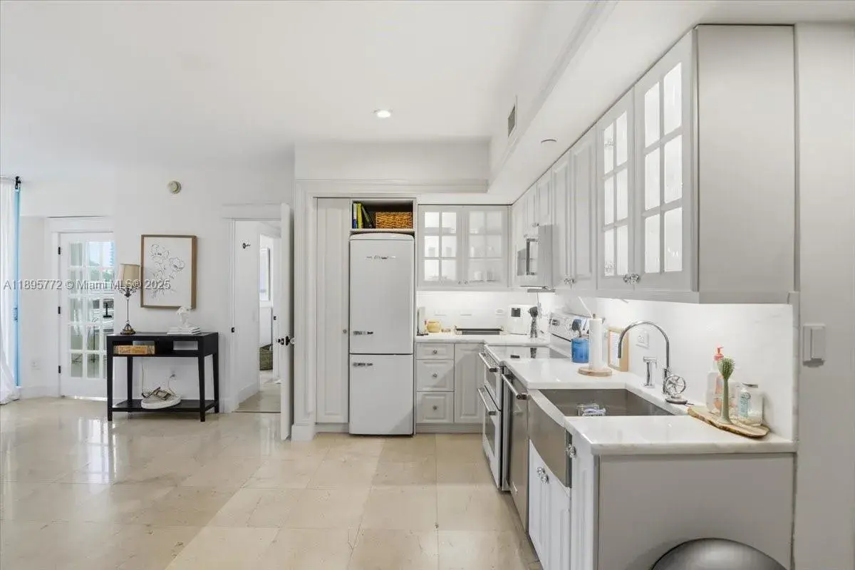 2 bedroom 2 bath Residential for sale at 350 S Miami Ave # 1205, Miami FL 33130