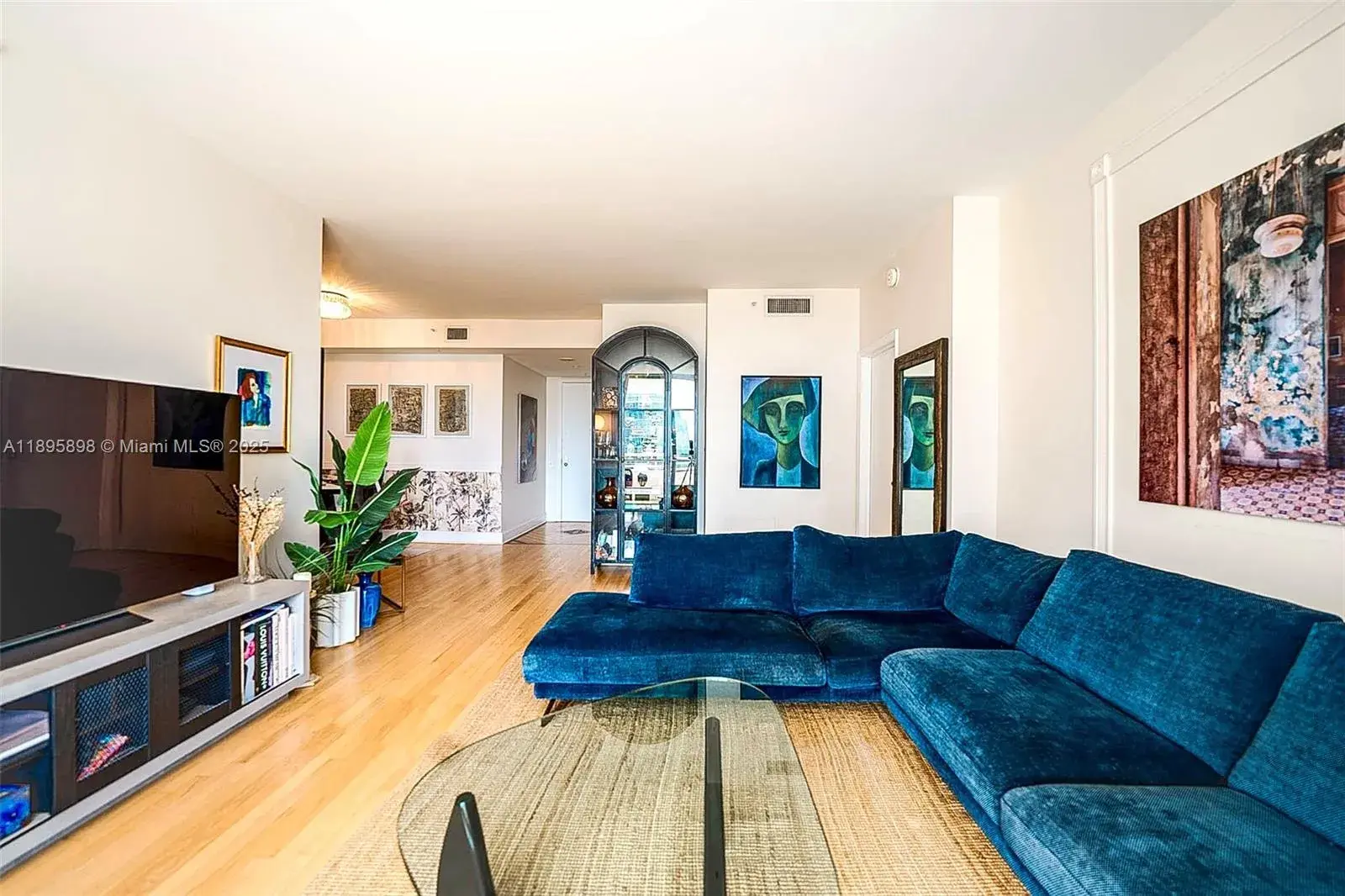 2 bedroom 2 bath Residential for sale at 888 Brickell Key Dr # 903, Miami FL 33131