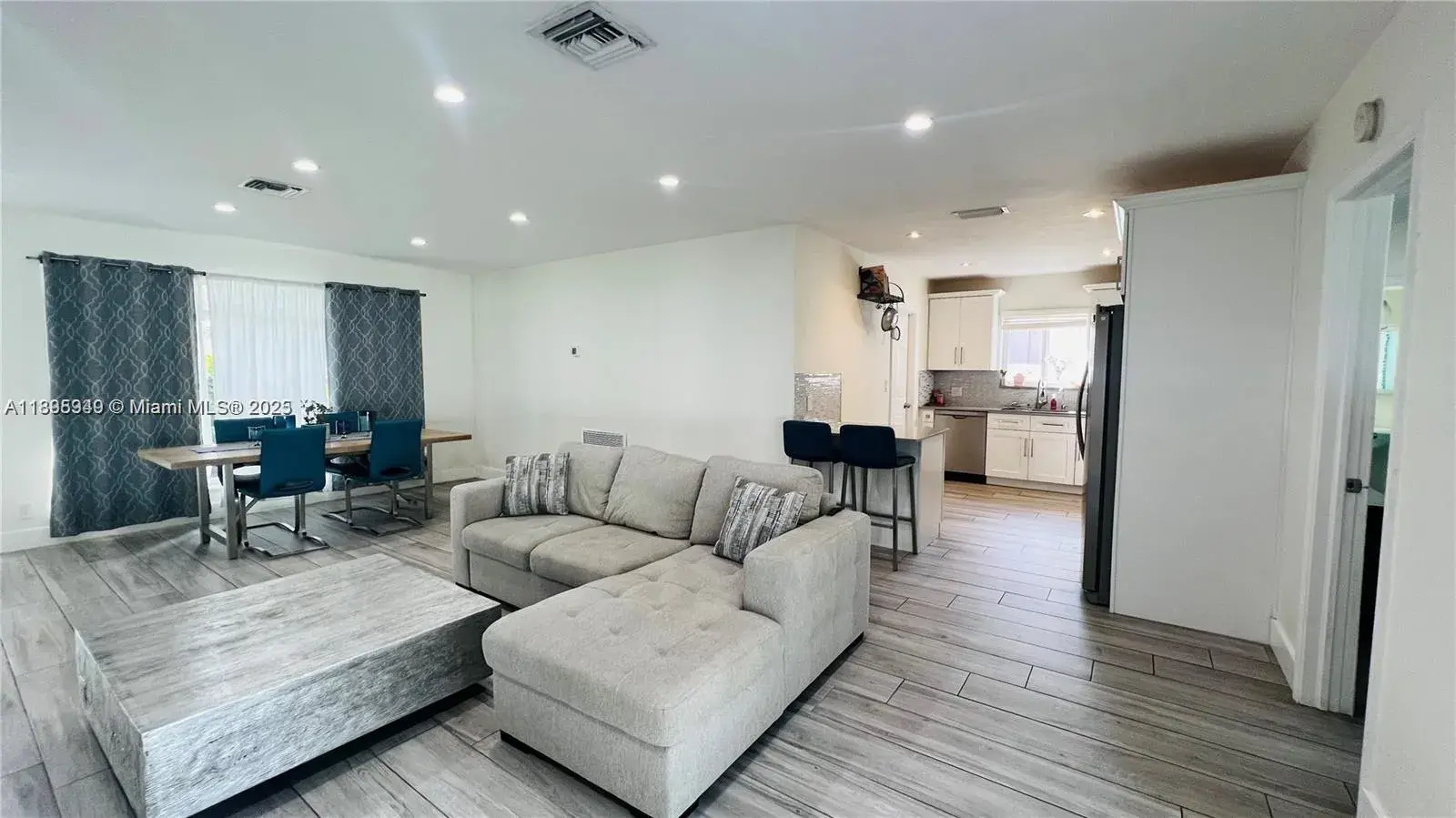3 bedroom 2 bath Residential Lease for rent at 911 N 14th Ave # 0, Hollywood FL 33020