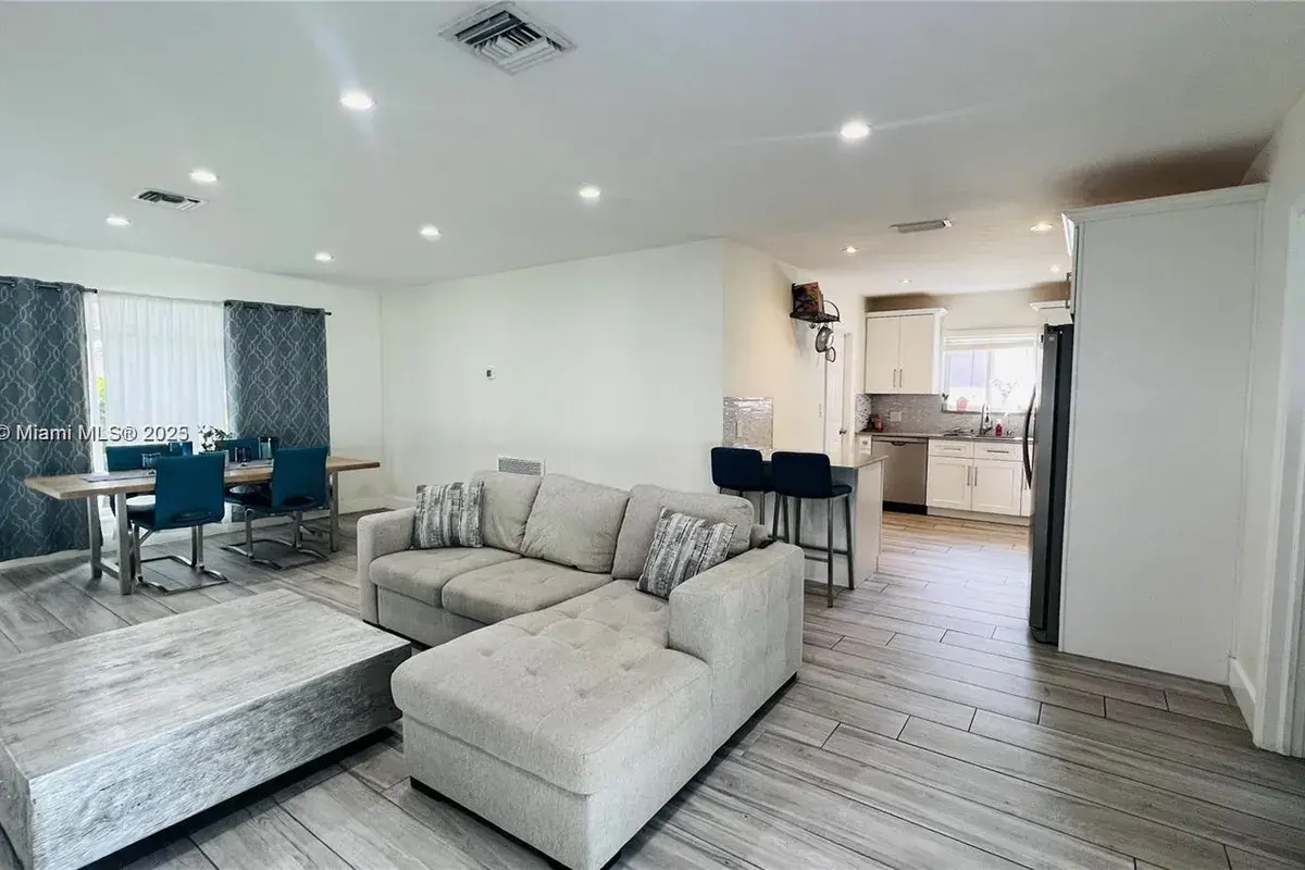 911 N 14th Ave # 0, Hollywood FL 33020