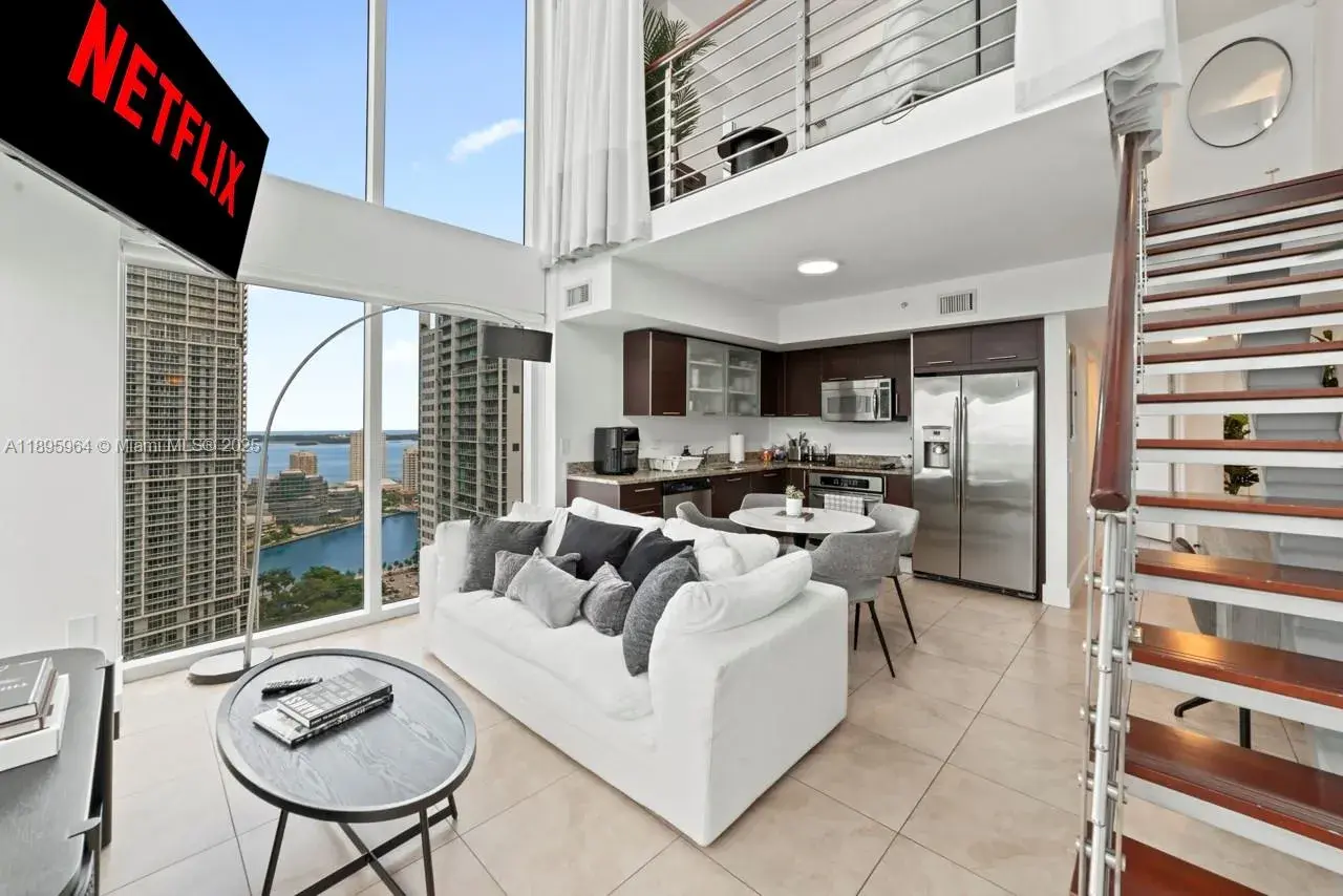 41 SE 5th St # 1901, Miami FL 33131 photo 3