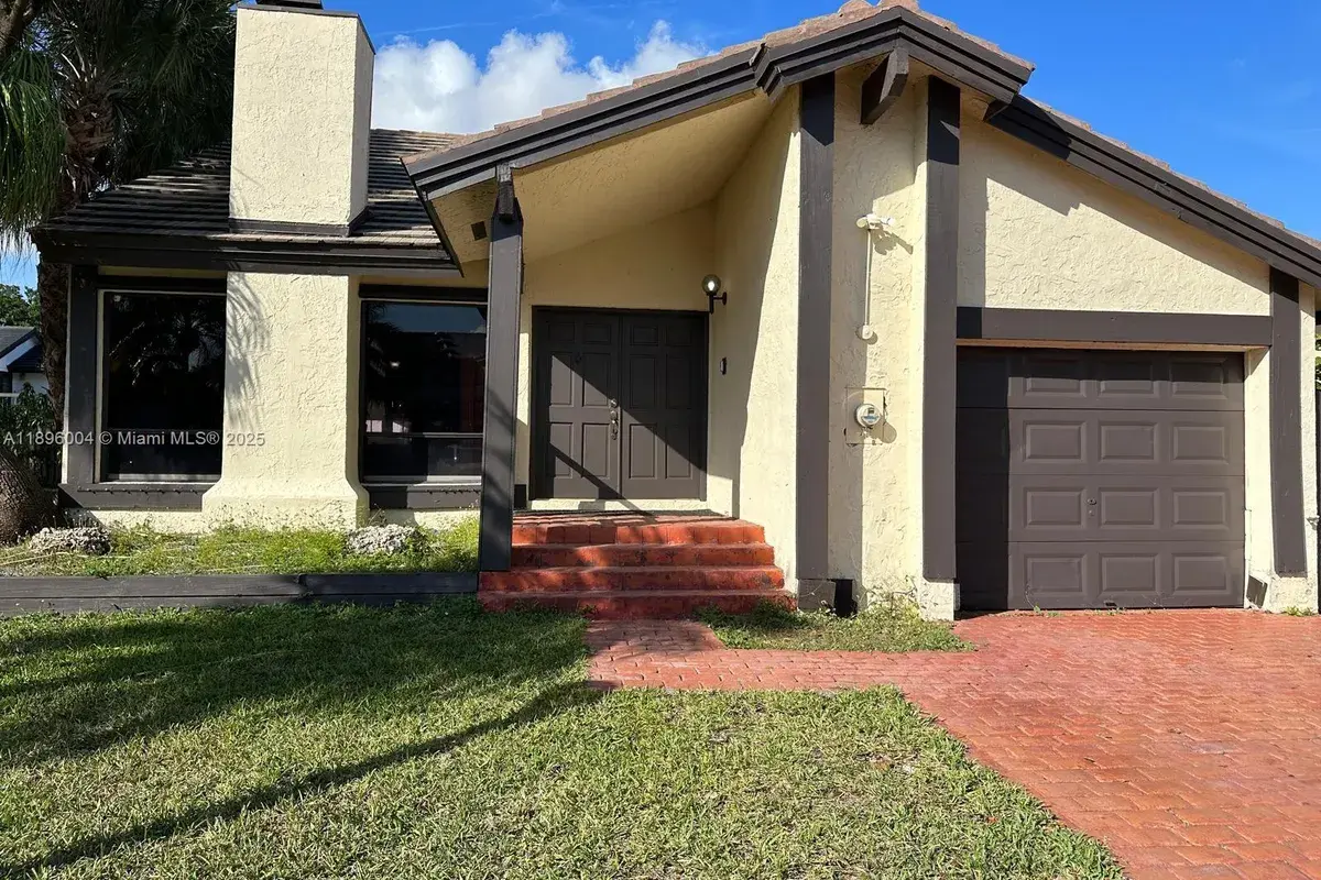 9504 SW 148th AVE Cir S, Miami FL 33196