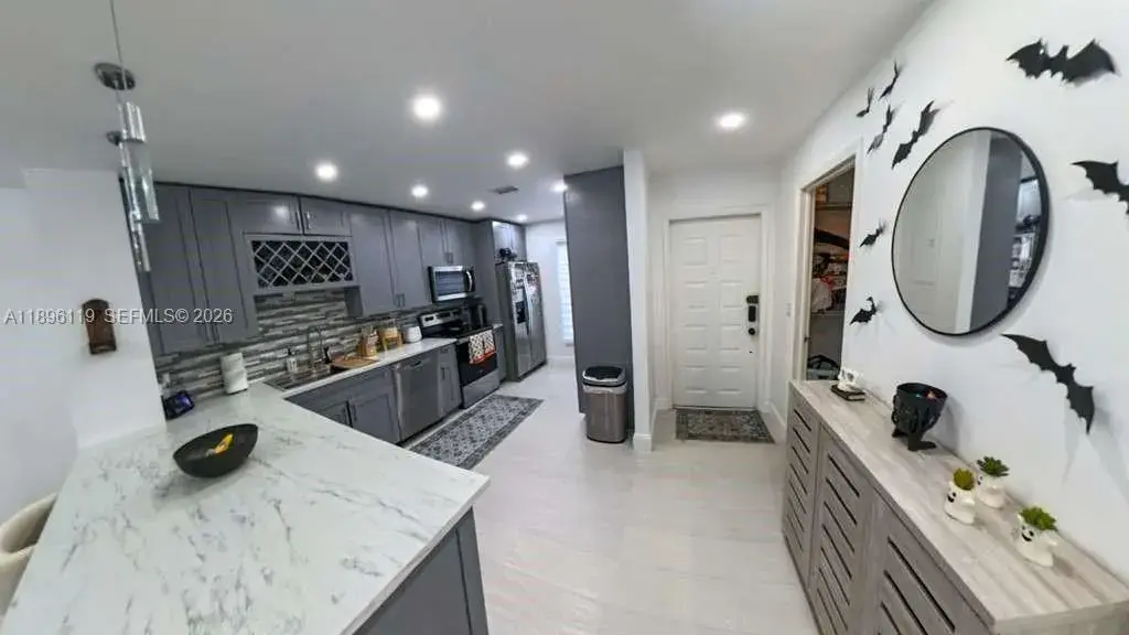 9441 NW 15th St # 232, Pembroke Pines FL 33024