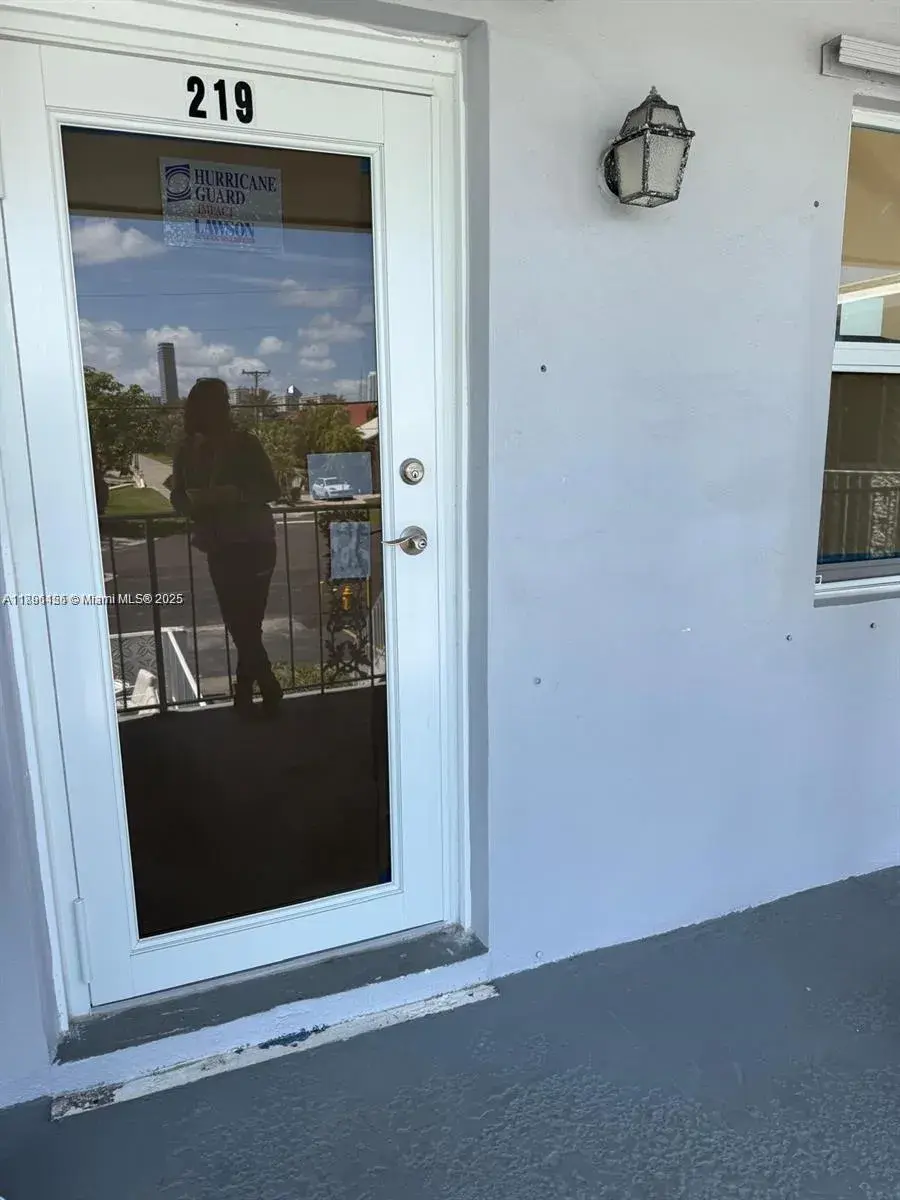 630 Layne Blvd # 219, Hallandale Beach FL 33009