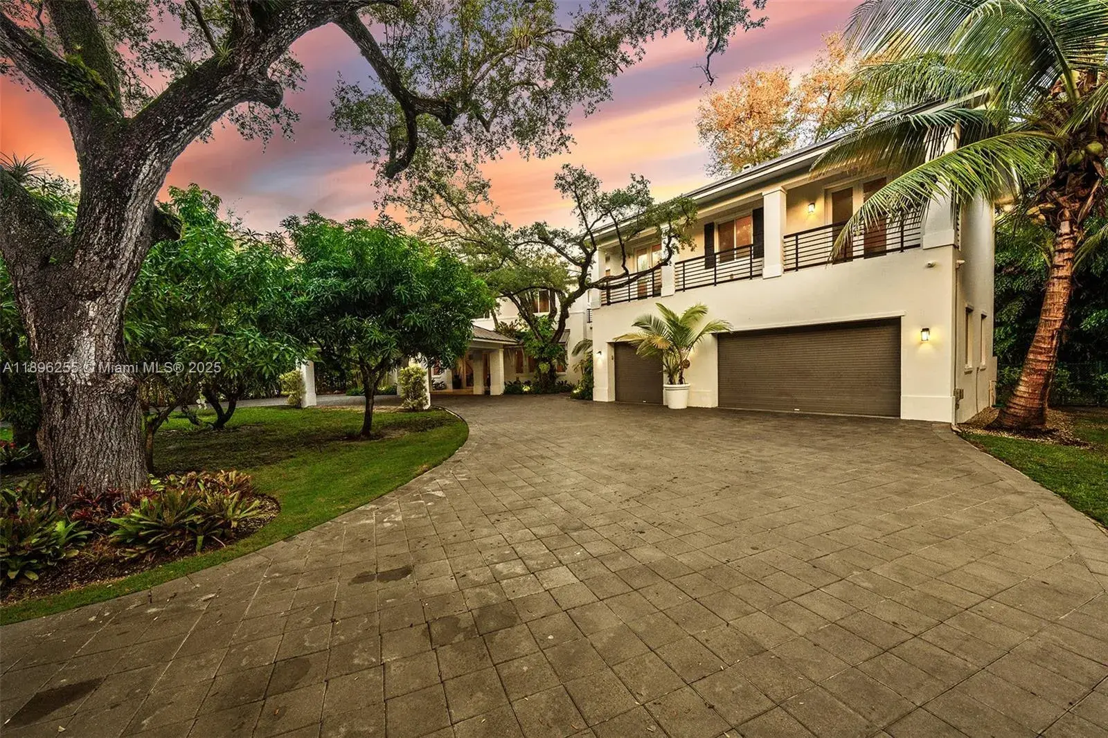 8923 SW 67 Ave, Pinecrest FL 33156