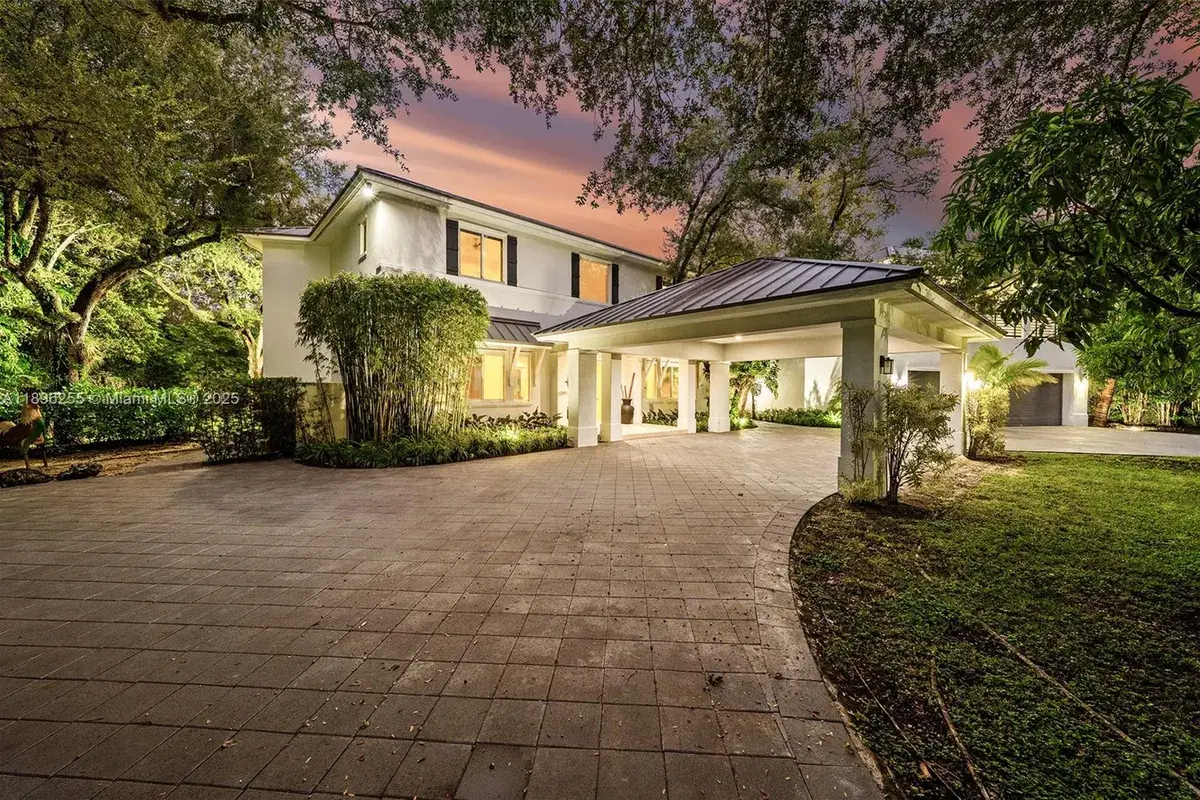 8923 SW 67 Ave, Pinecrest FL 33156