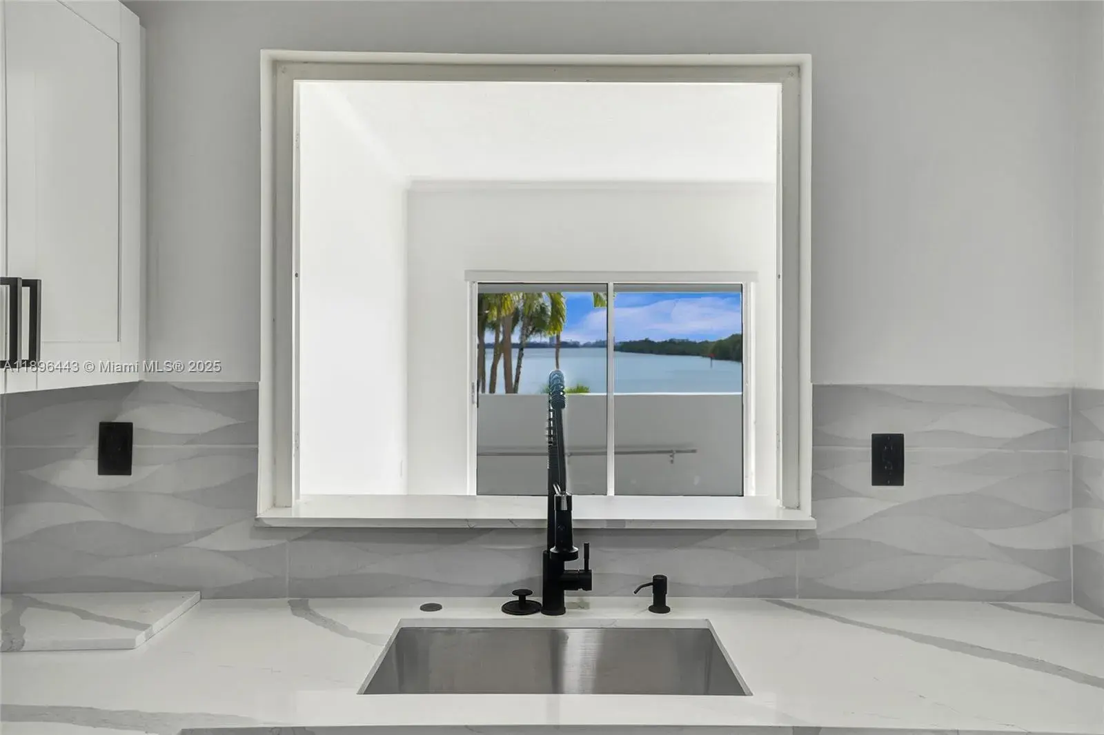 1 bedroom 1 bath for sale at 500 Bayview Dr # 118, Sunny Isles Beach FL 33160