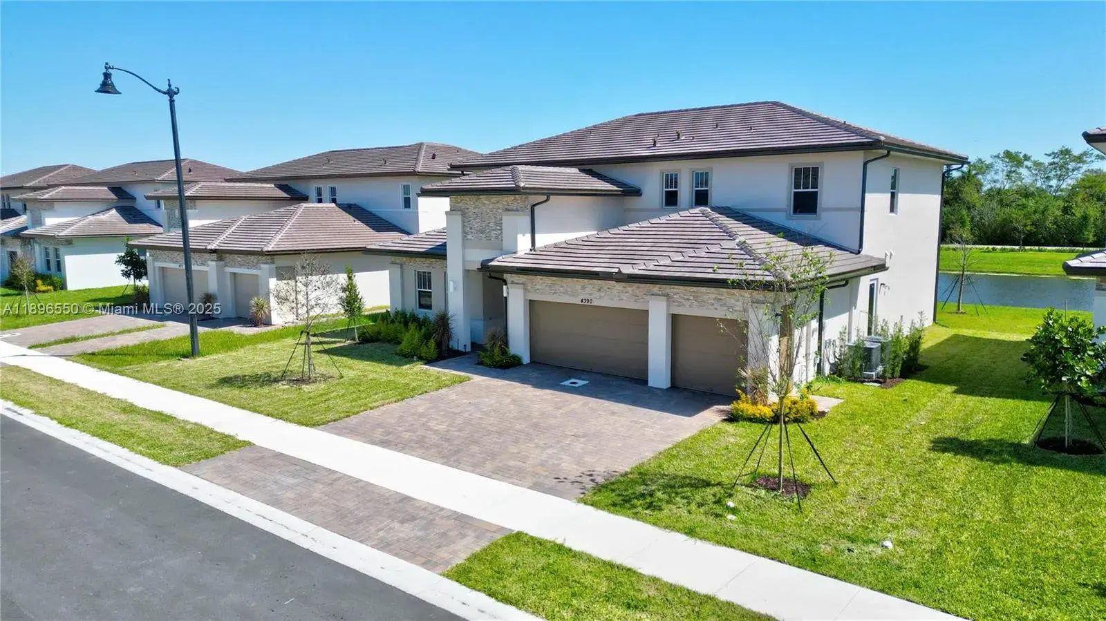 5 bedroom 4 bath Residential for sale at 4390 SW 122nd Ter, Davie FL 33330
