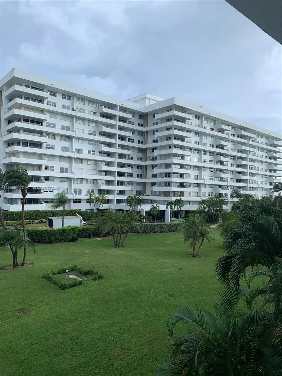 2 bedroom 2 bath for sale at 177 Ocean Lane Dr # 208, Key Biscayne FL 33149