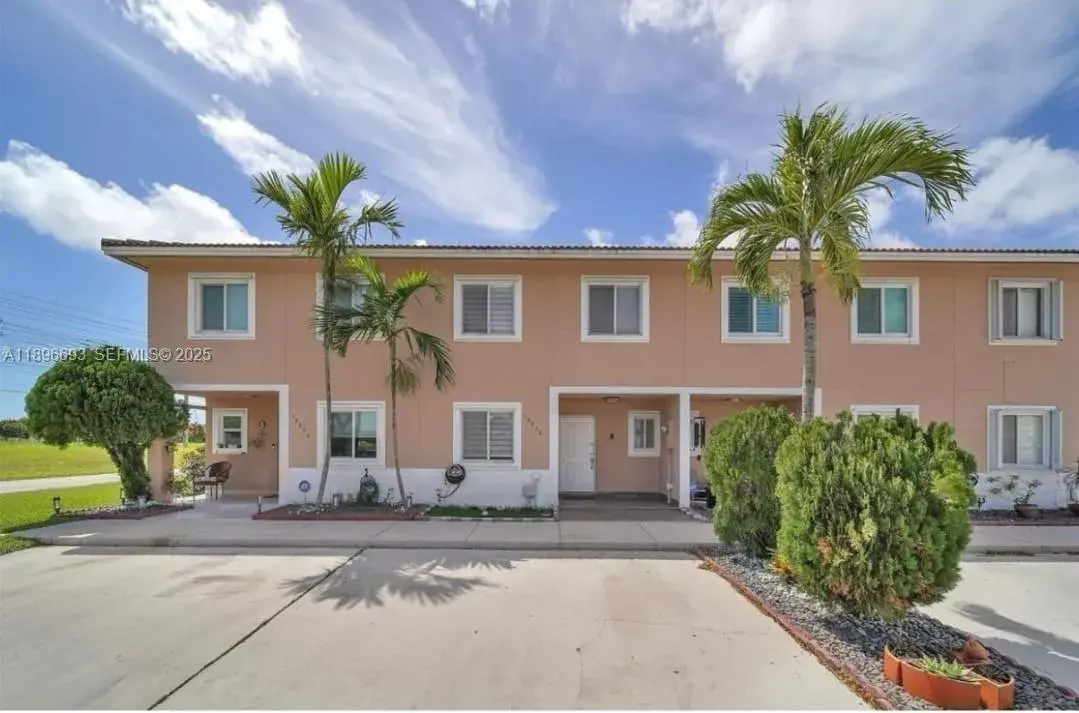 3 bedroom 2 bath Residential for sale at 13906 SW 173rd Ter # 13906, Miami FL 33177