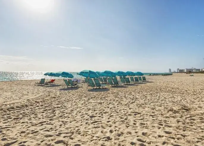 1 bedroom 1 bath Residential for sale at 2899 Collins Ave # 1638, Miami Beach FL 33140