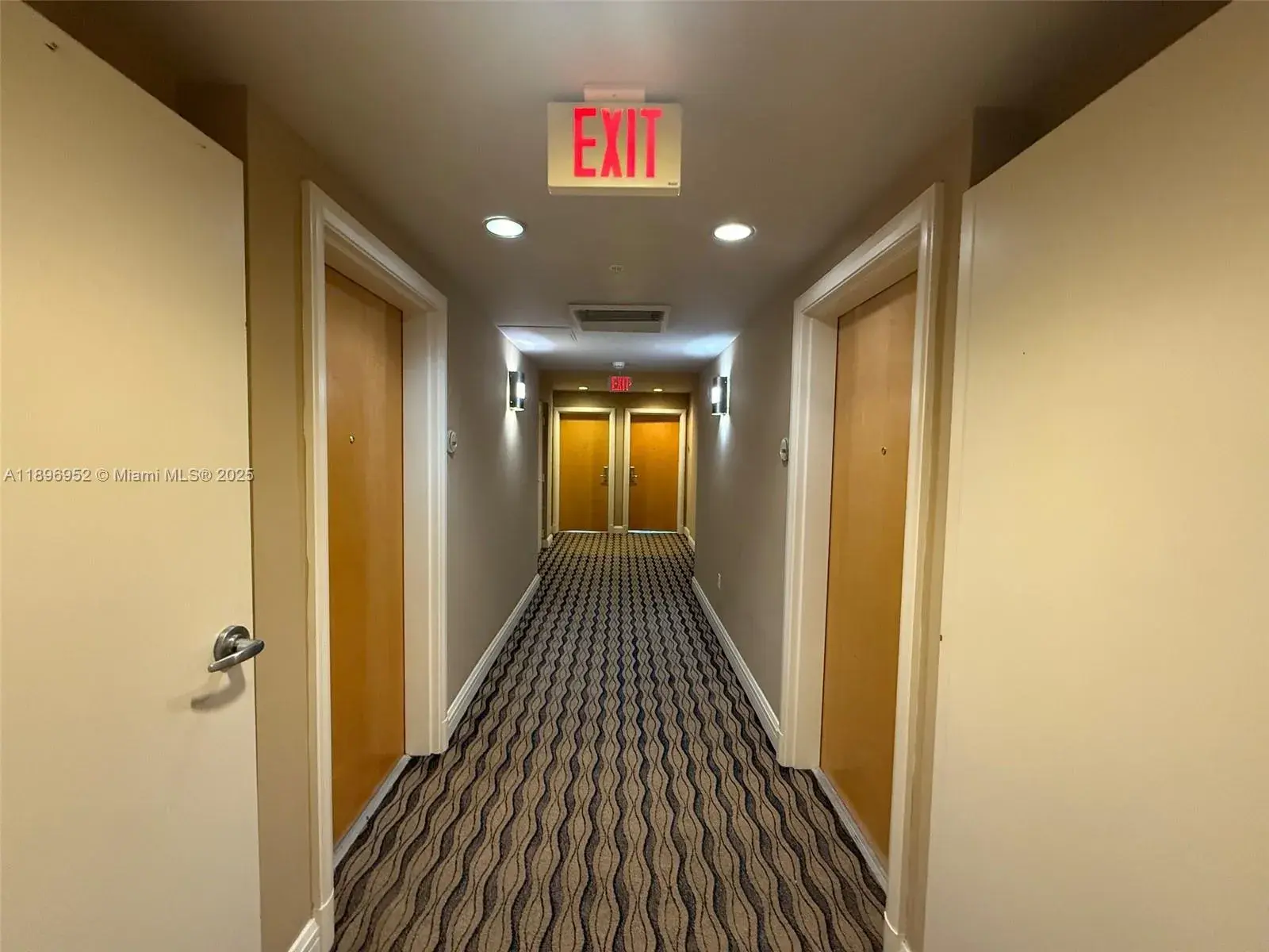 244 Biscayne Blvd # 3708, Miami FL 33132