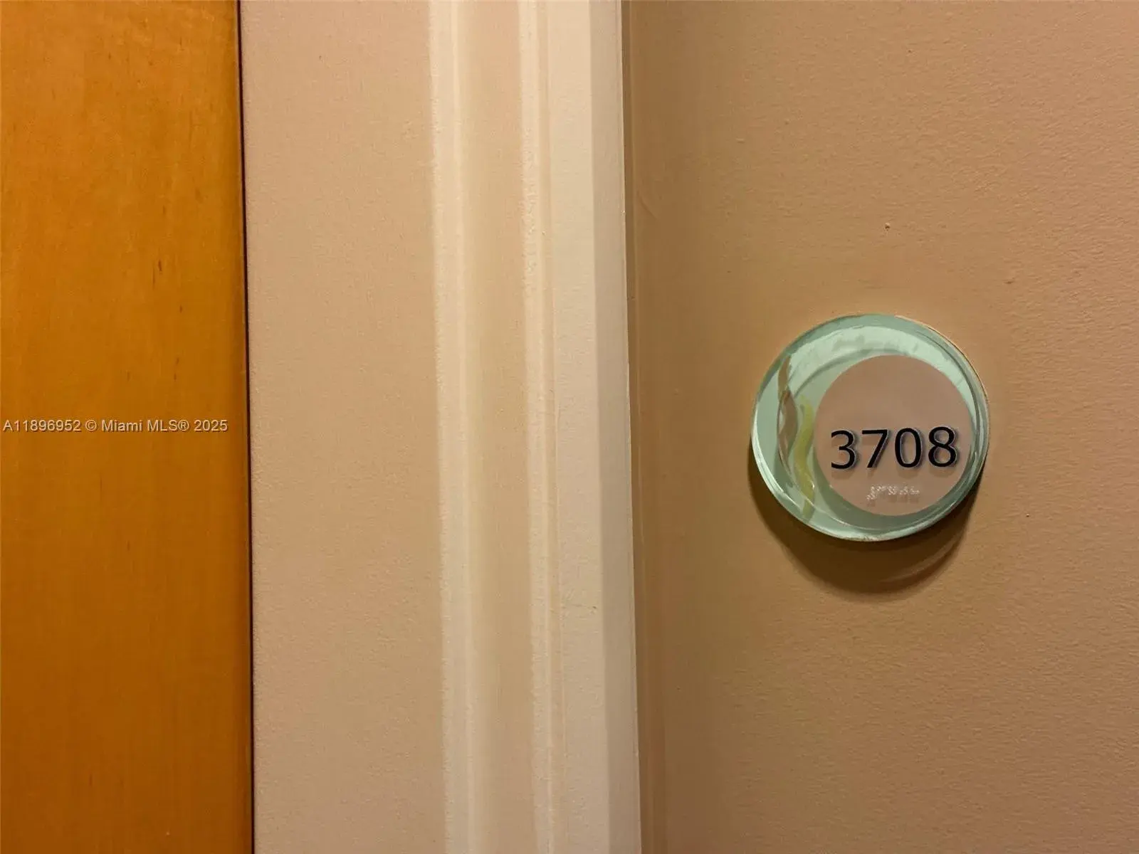 244 Biscayne Blvd # 3708, Miami FL 33132