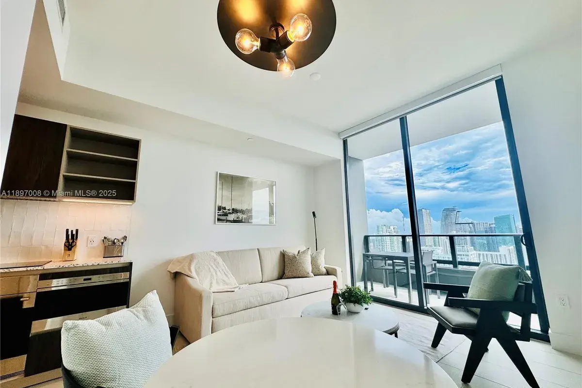 159 NE 6th St # 4807, Miami FL 33132