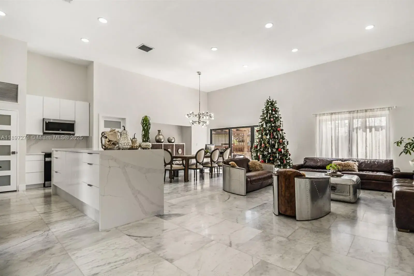 513 Leslie Dr, Hallandale Beach FL 33009