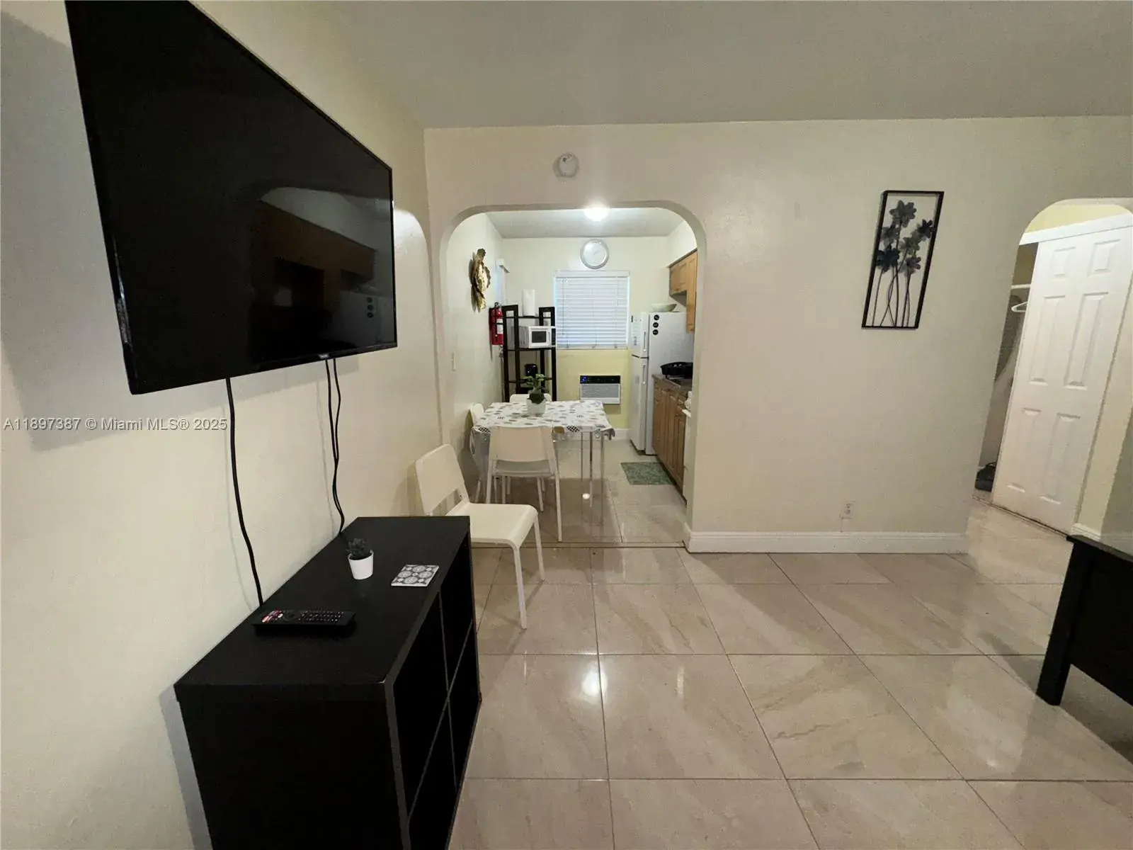 2305 Monroe St # 4, Hollywood FL 33020