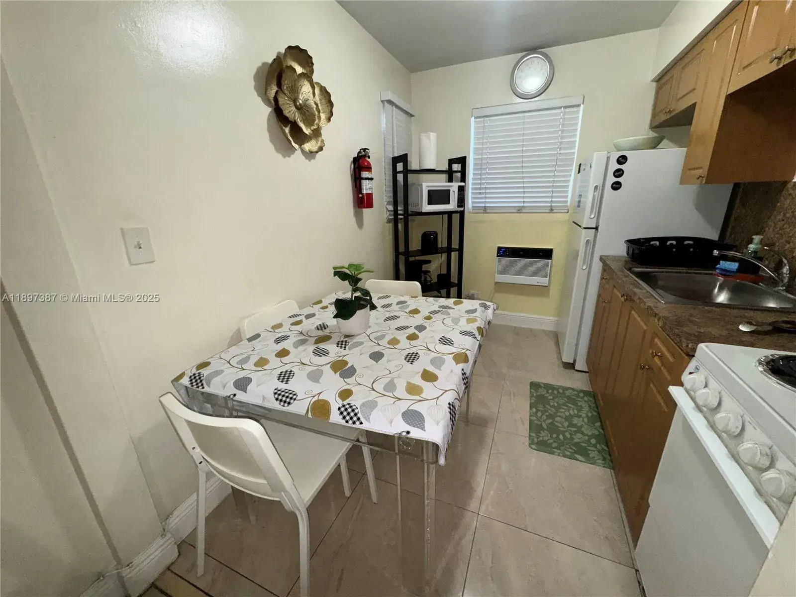2305 Monroe St # 4, Hollywood FL 33020