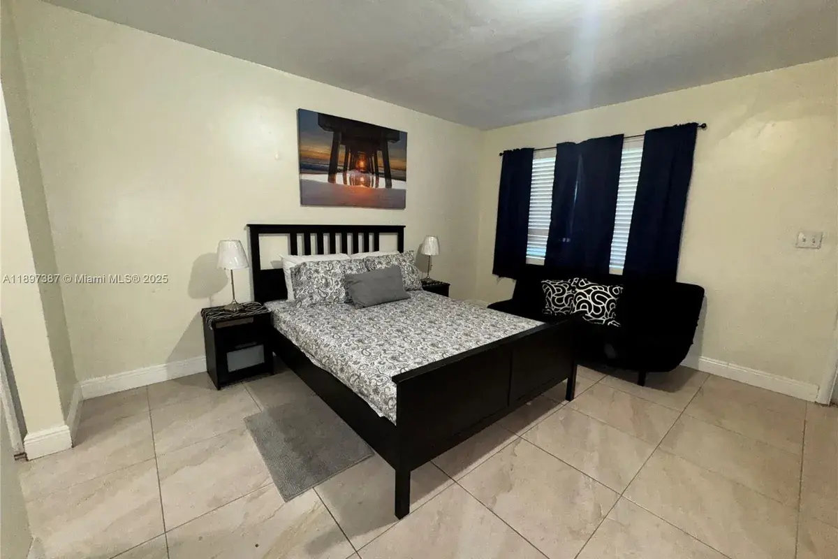 2305 Monroe St # 4, Hollywood FL 33020
