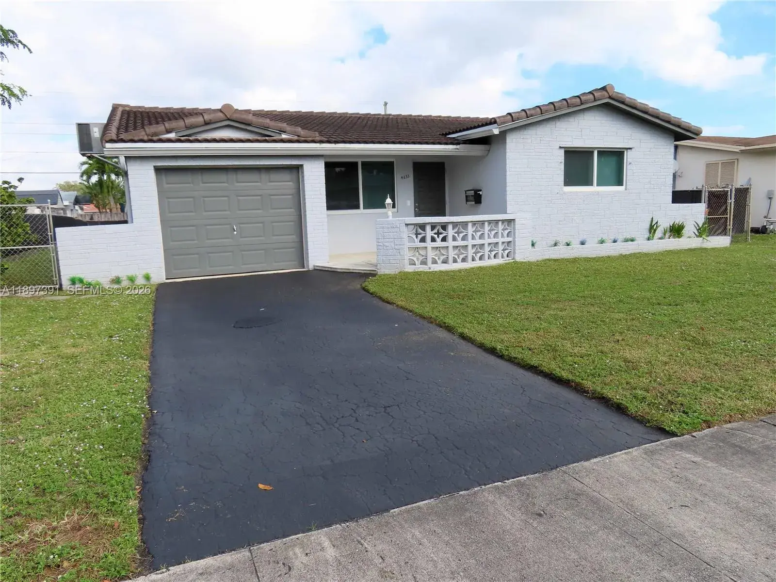 3 bedroom 2 bath Residential for sale at 4233 Washington St, Hollywood FL 33021