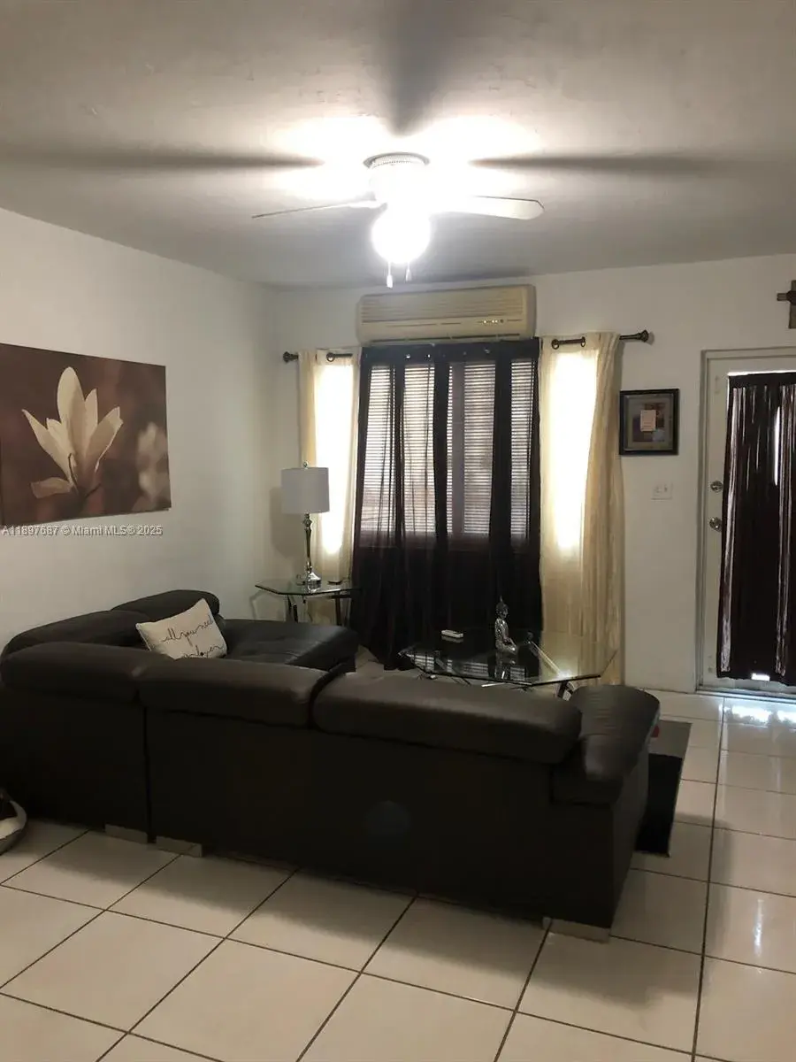 625 75th St, Miami Beach FL 33141