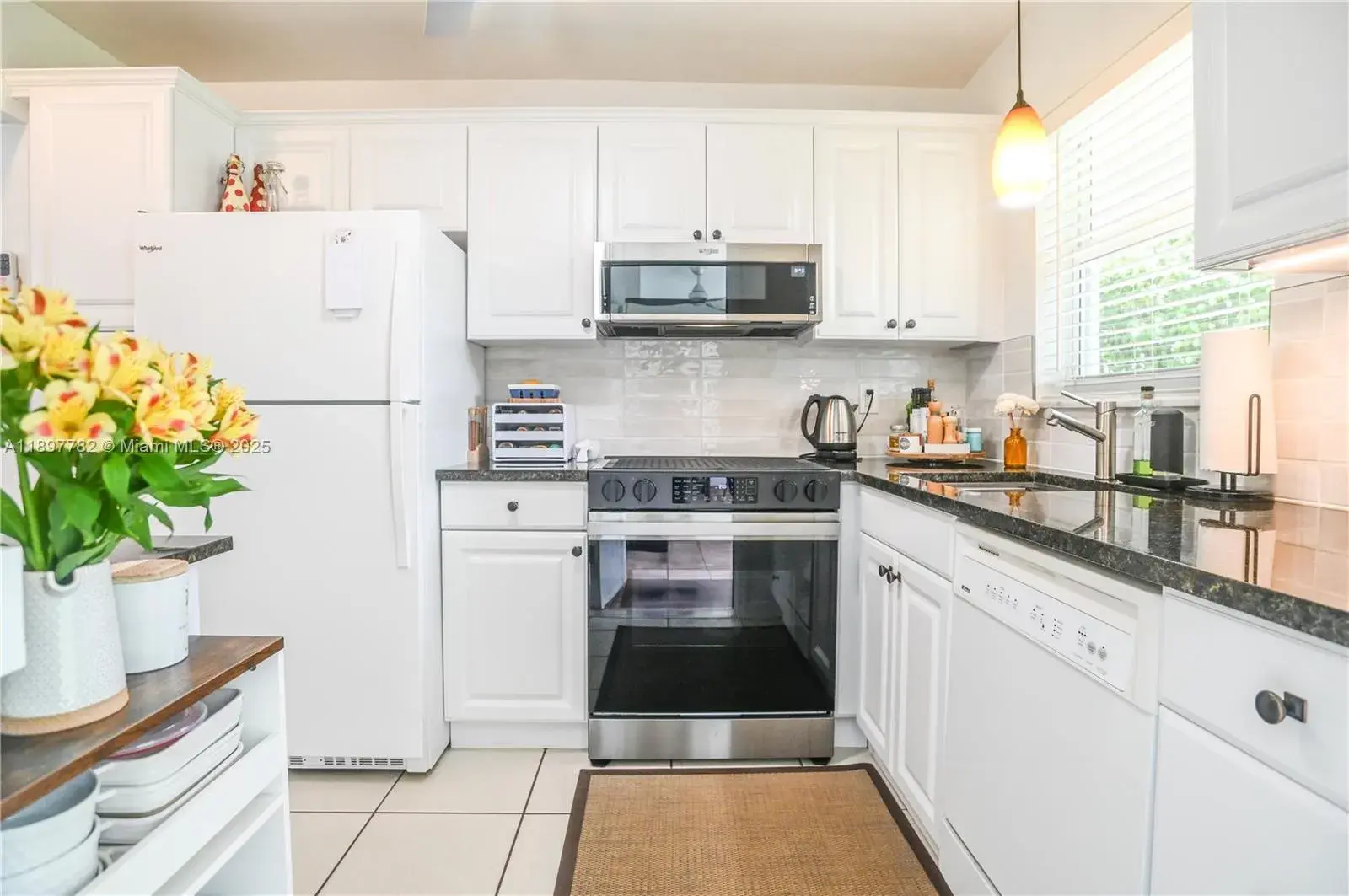2 bedroom 2 bath Residential for sale at 581 Blue Heron Dr # B, Hallandale Beach FL 33009