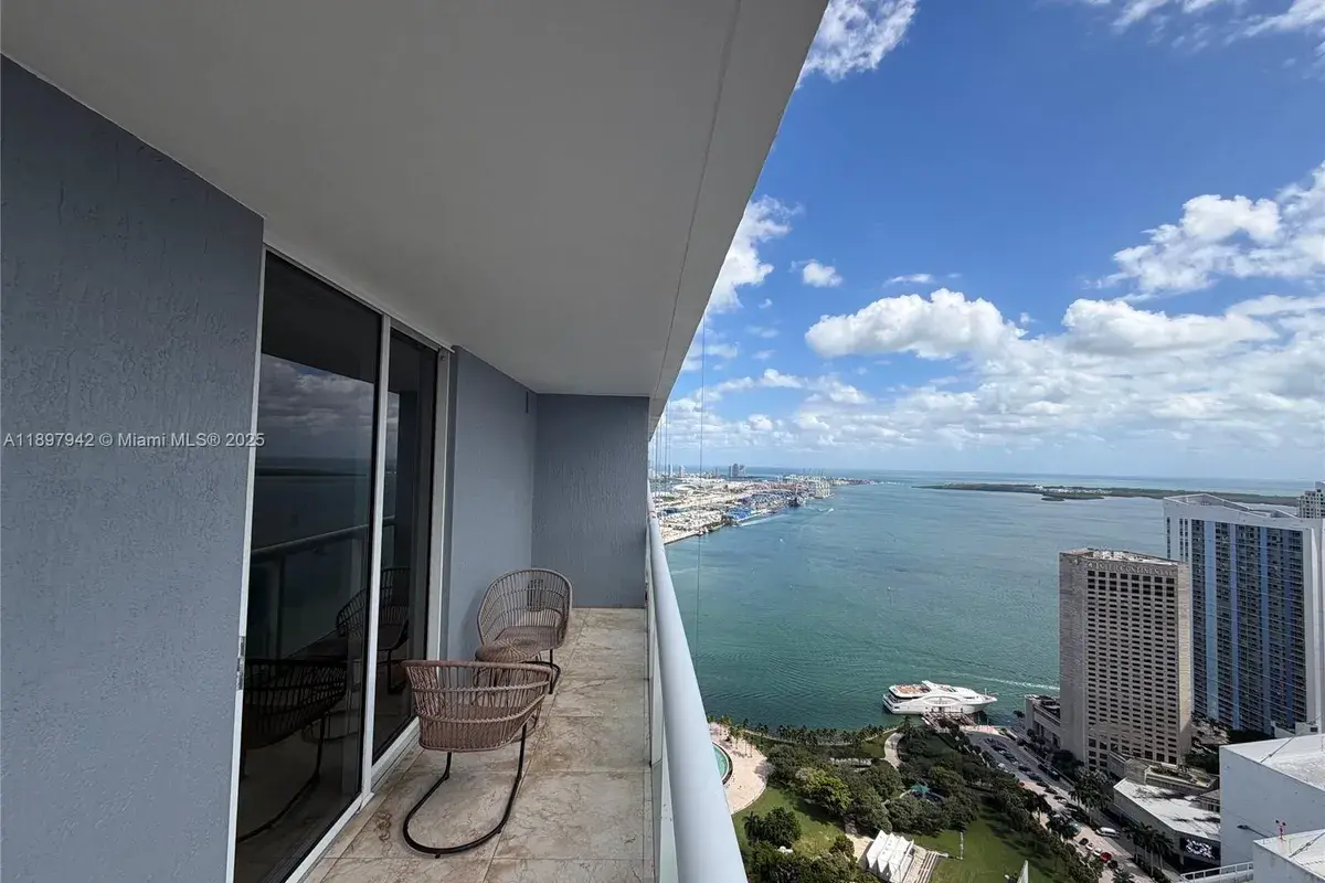 50 Biscayne Blvd # 5211, Miami FL 33132