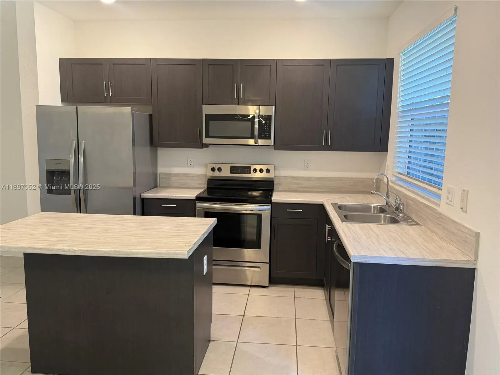 2739 SE 17th St, Homestead FL 33035