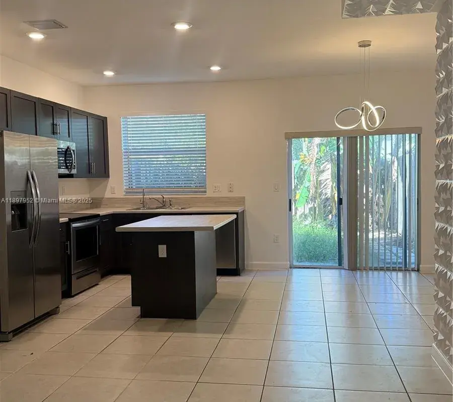 2739 SE 17th St, Homestead FL 33035