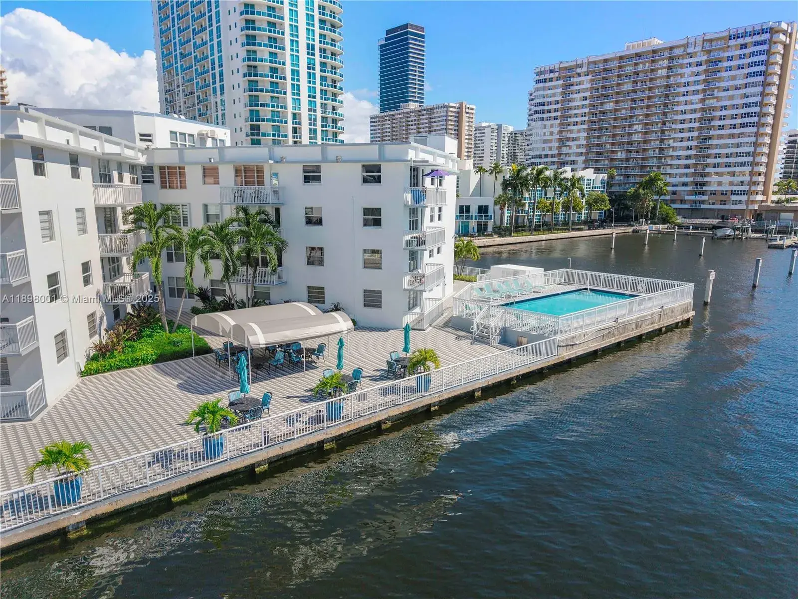 1913 S Ocean Dr # 113, Hallandale Beach FL 33009