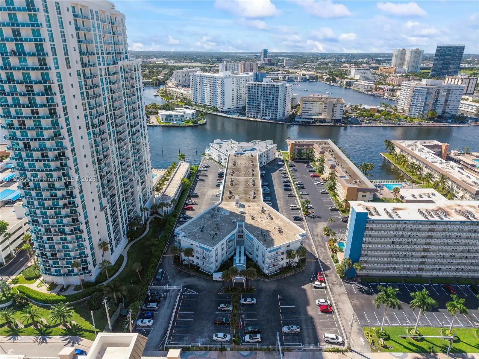 1913 S Ocean Dr # 113, Hallandale Beach FL 33009