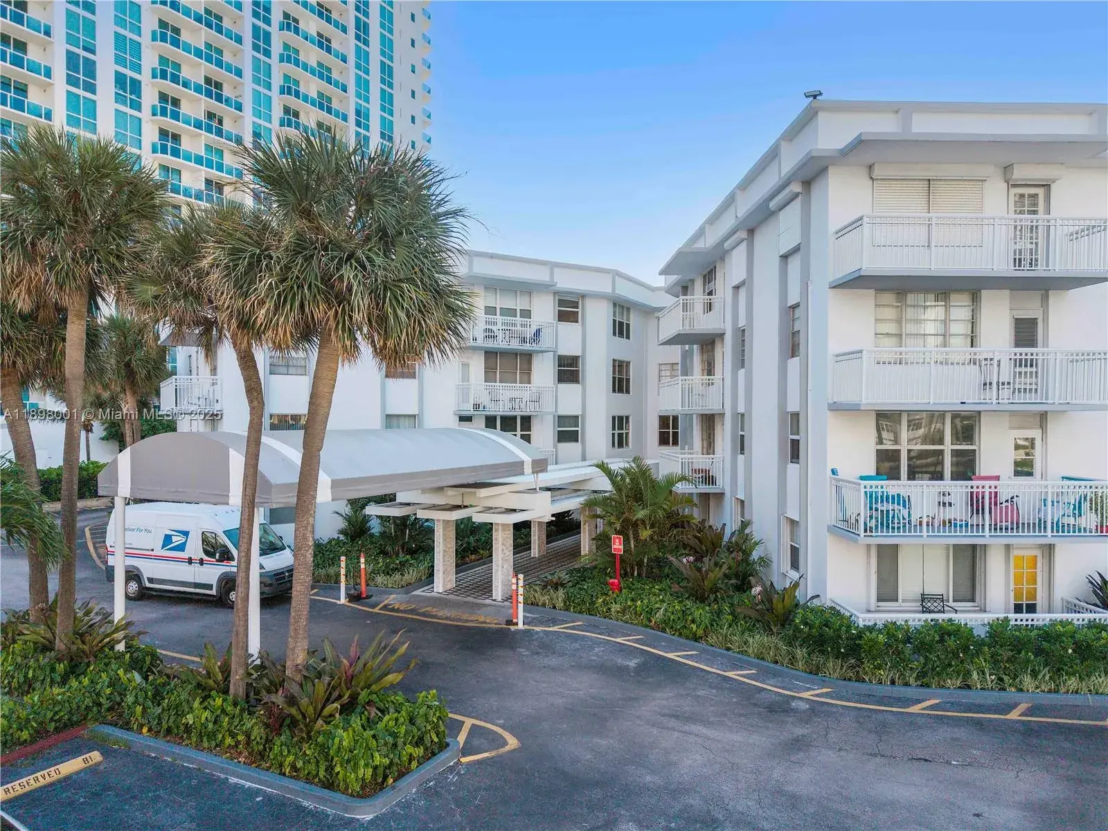 1913 S Ocean Dr # 113, Hallandale Beach FL 33009