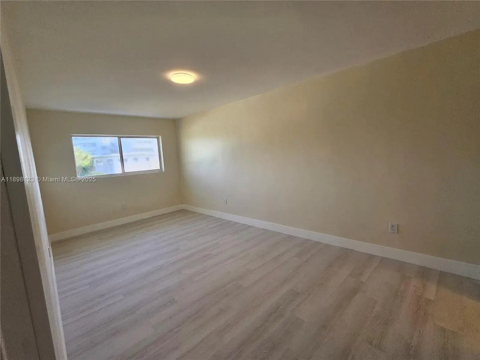 834 Raymond St, Miami Beach FL 33141