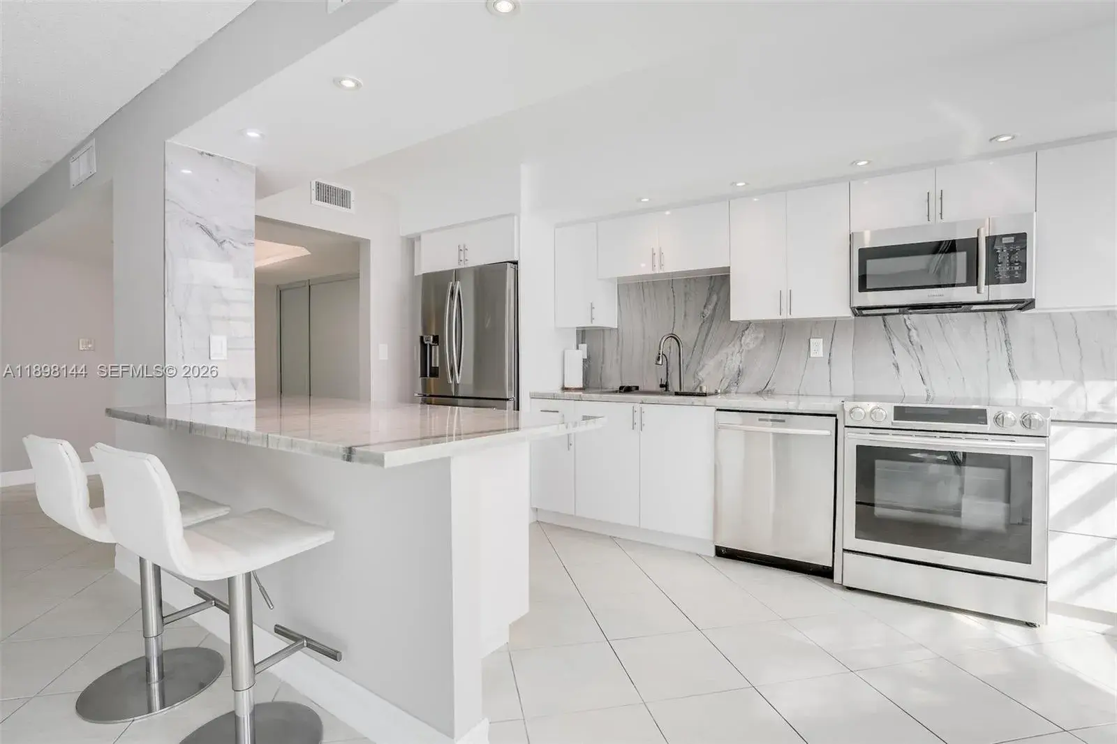 2 bedroom 2 bath Residential for sale at 18071 Biscayne Blvd # 1204, Aventura FL 33160