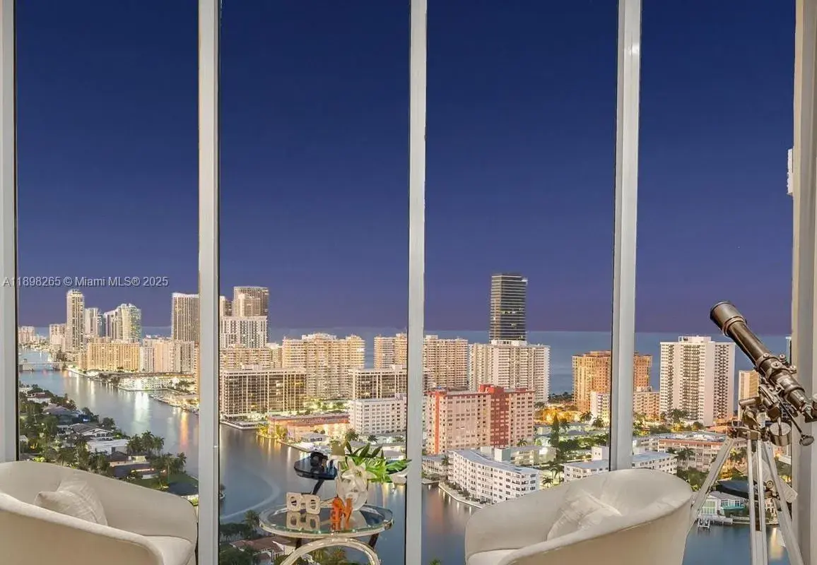 21200 Point Pl, Aventura FL 33180